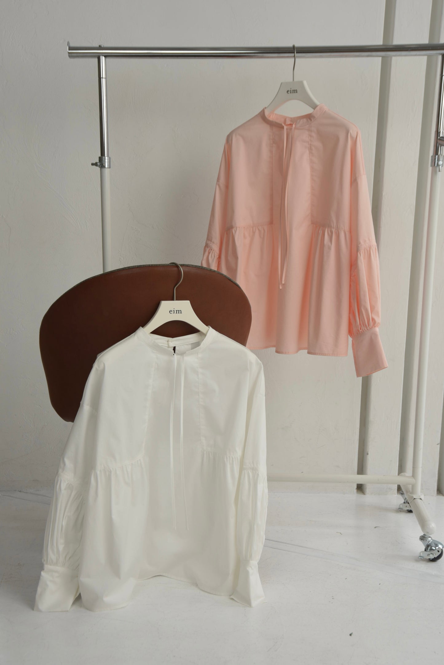 stand neck line design blouse【eim plus+限定アイテム】