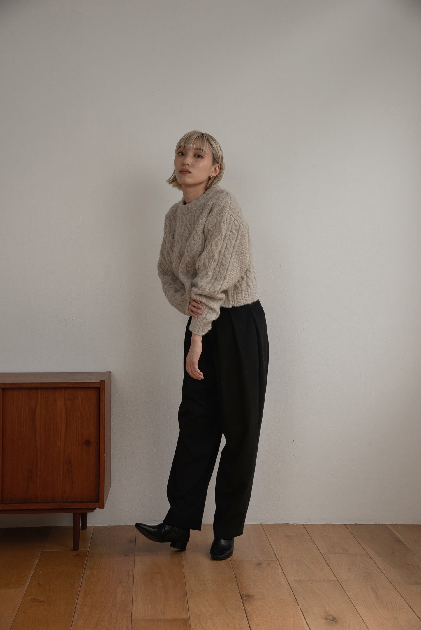random cable short knit