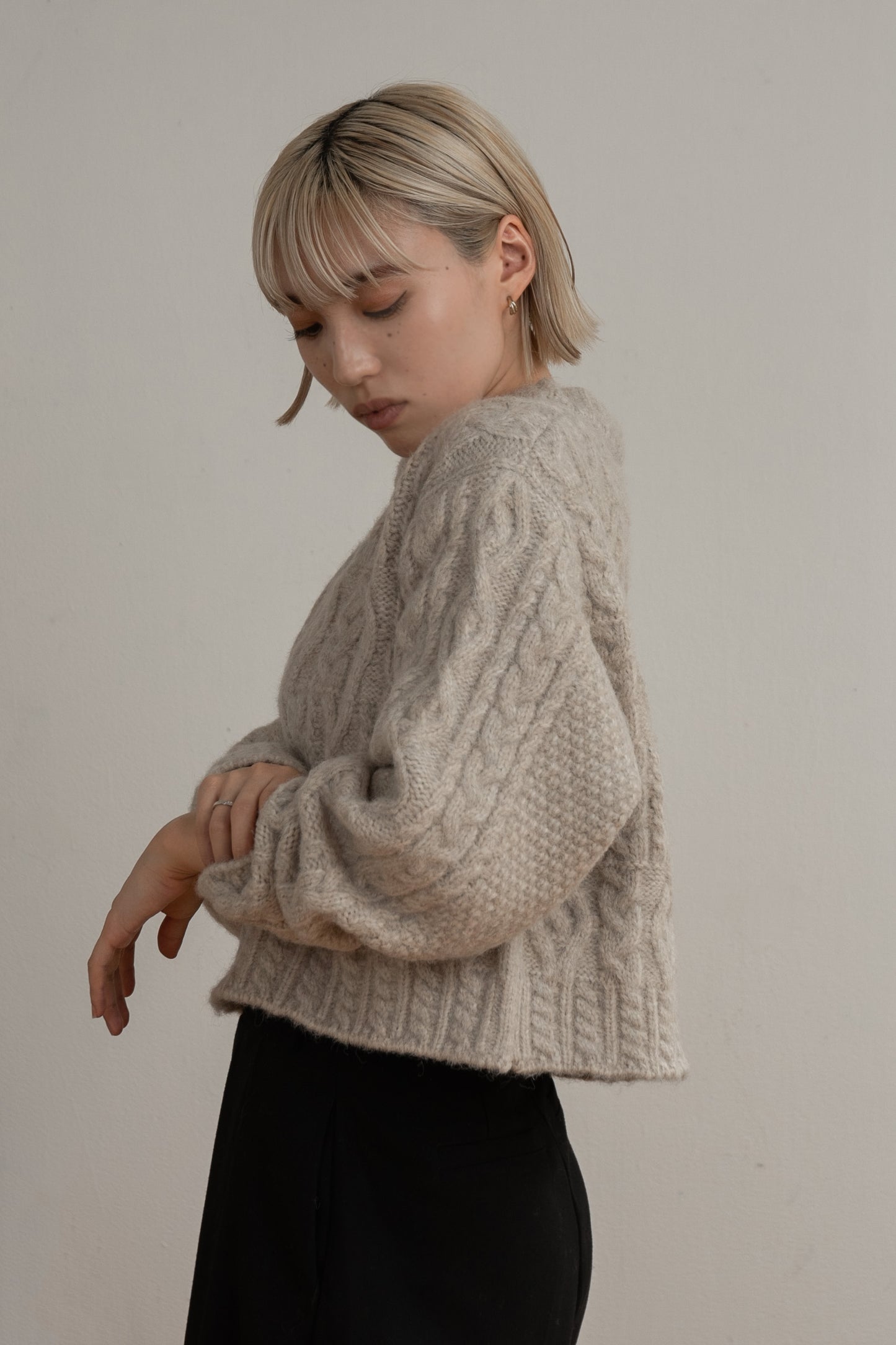 random cable short knit