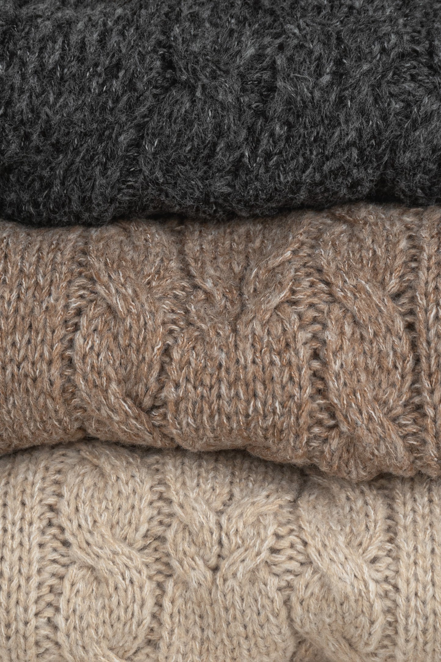 mix yarn cable knit