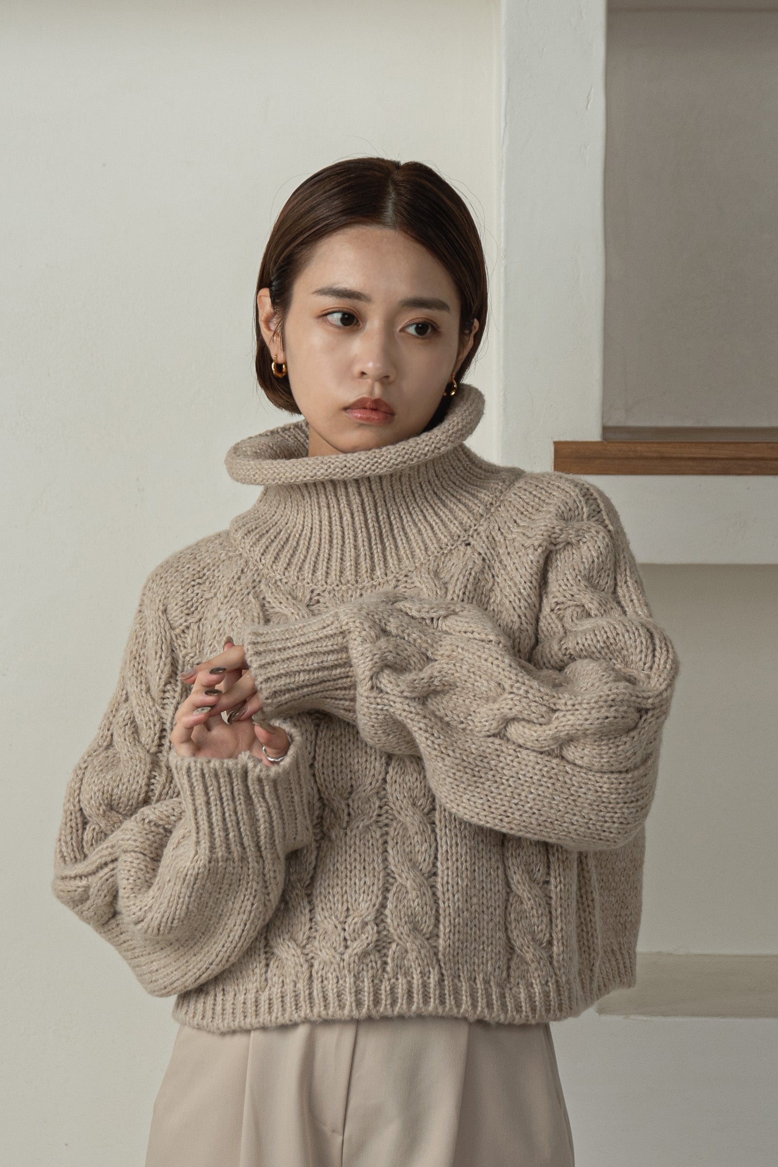 レディースamiur cable pattern fringe volume knit