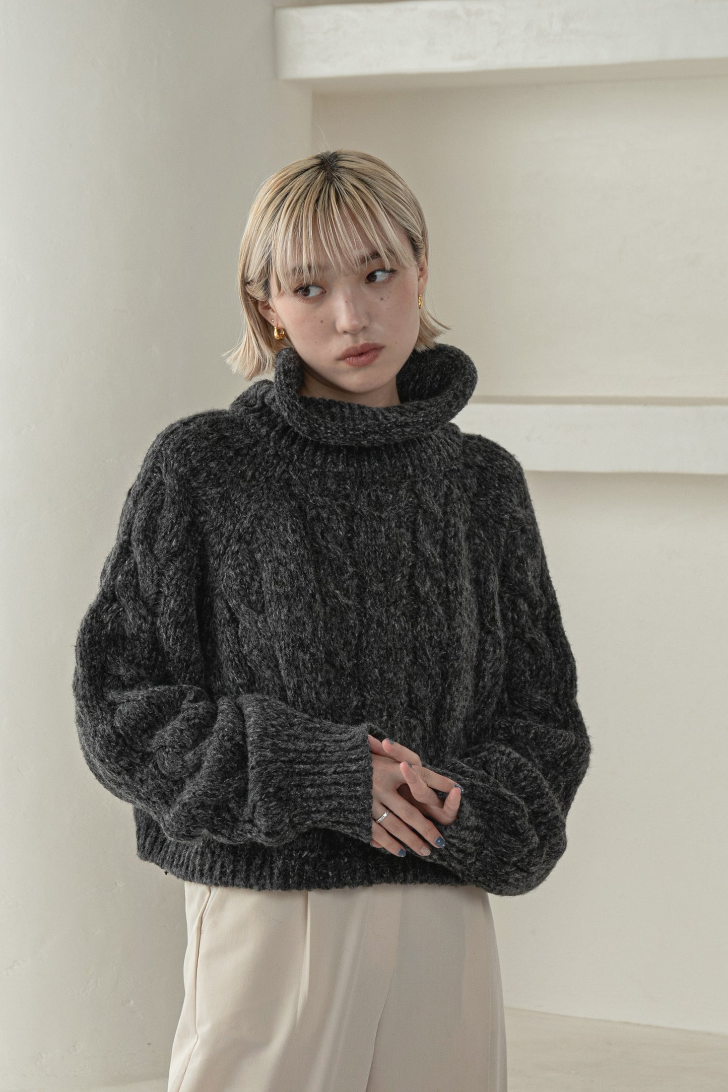 mix yarn cable knit