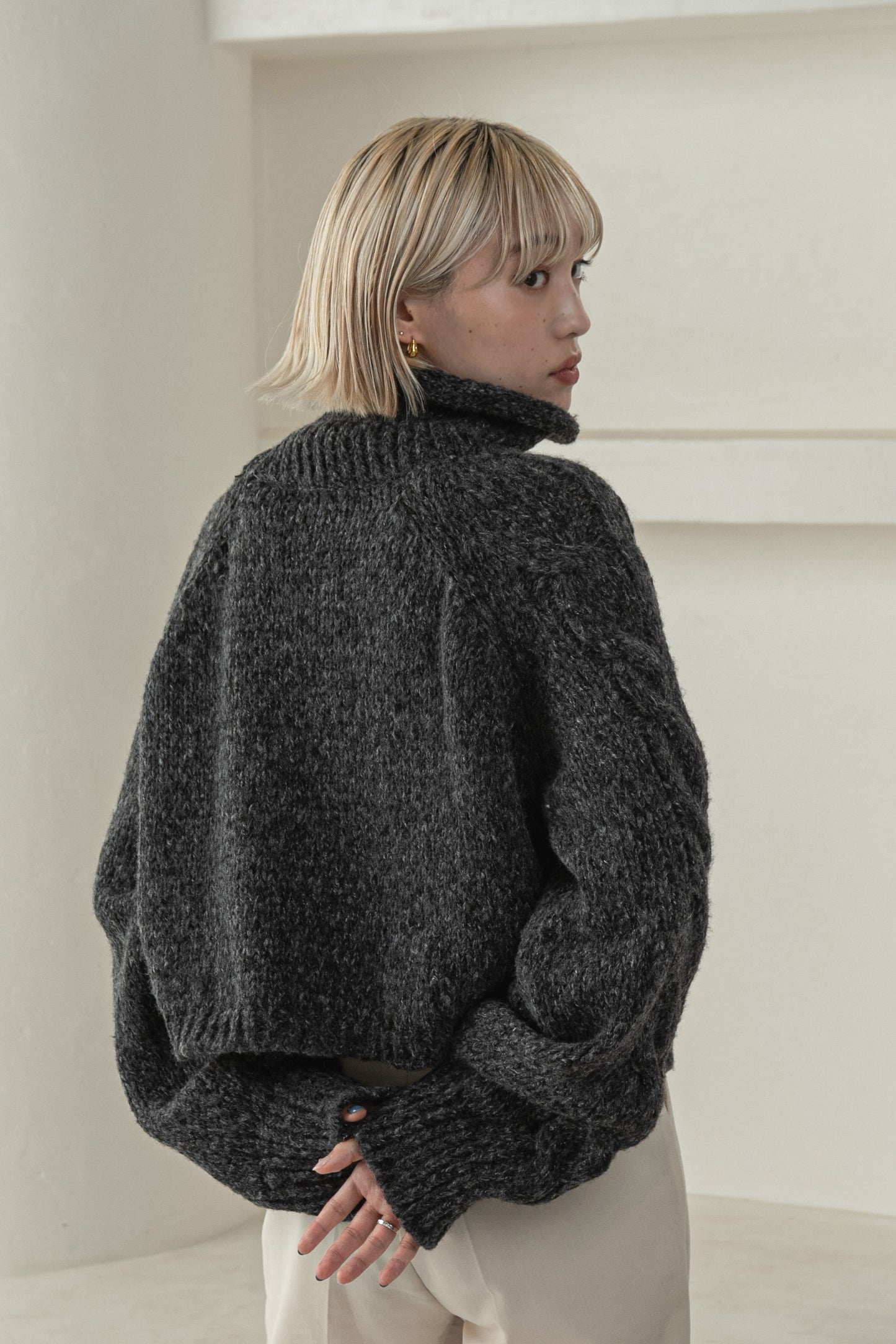 mix yarn cable knit