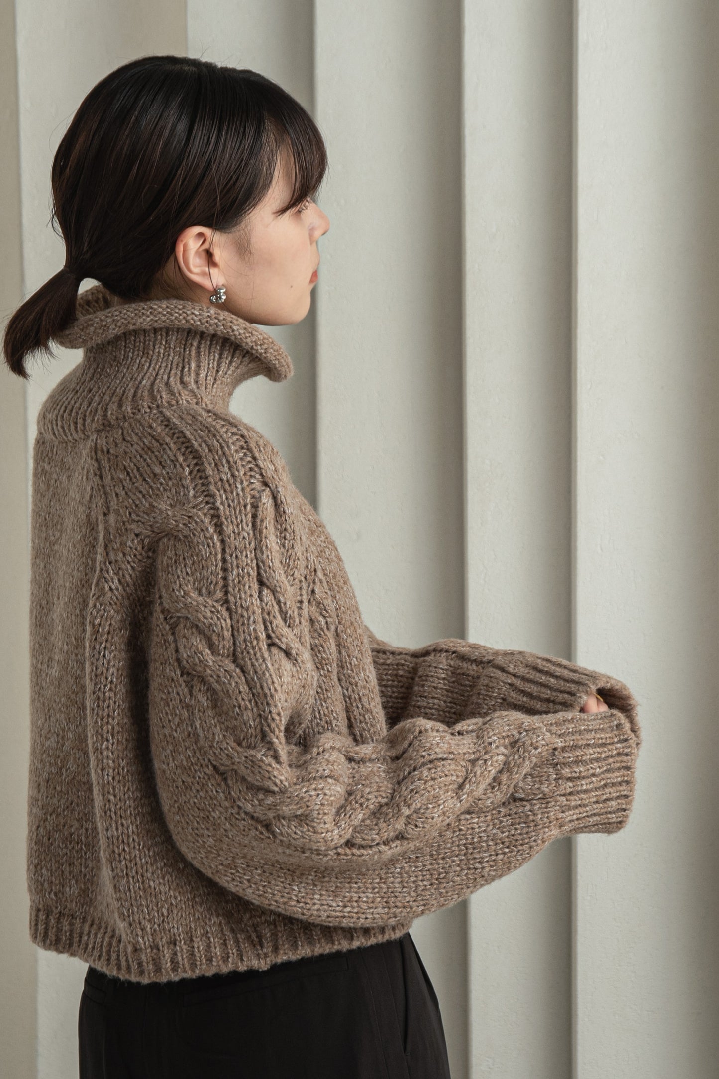 mix yarn cable knit