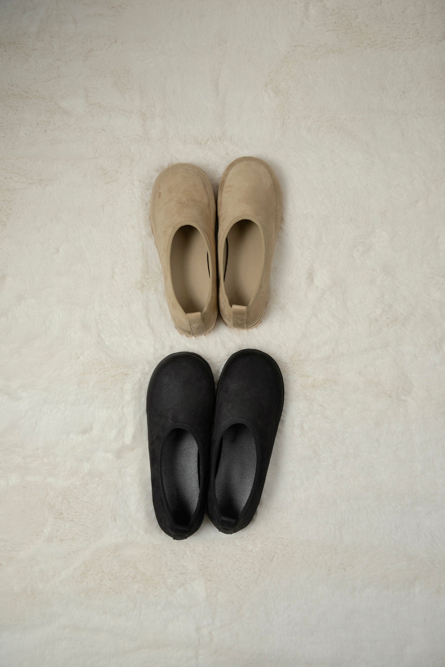 round silhouette light slipon