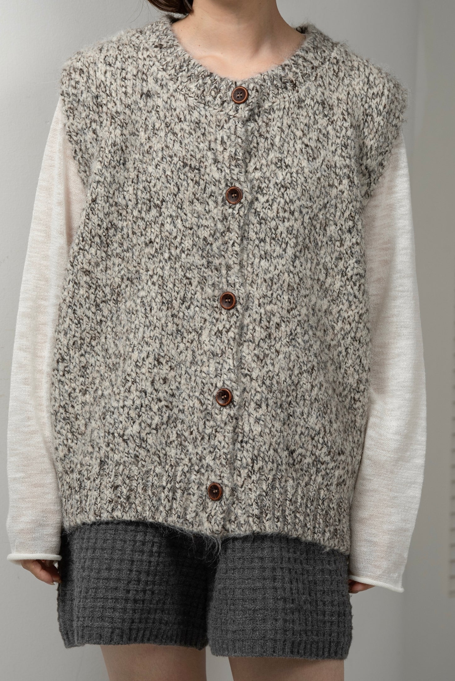 fluffy mix wood like button knit vest