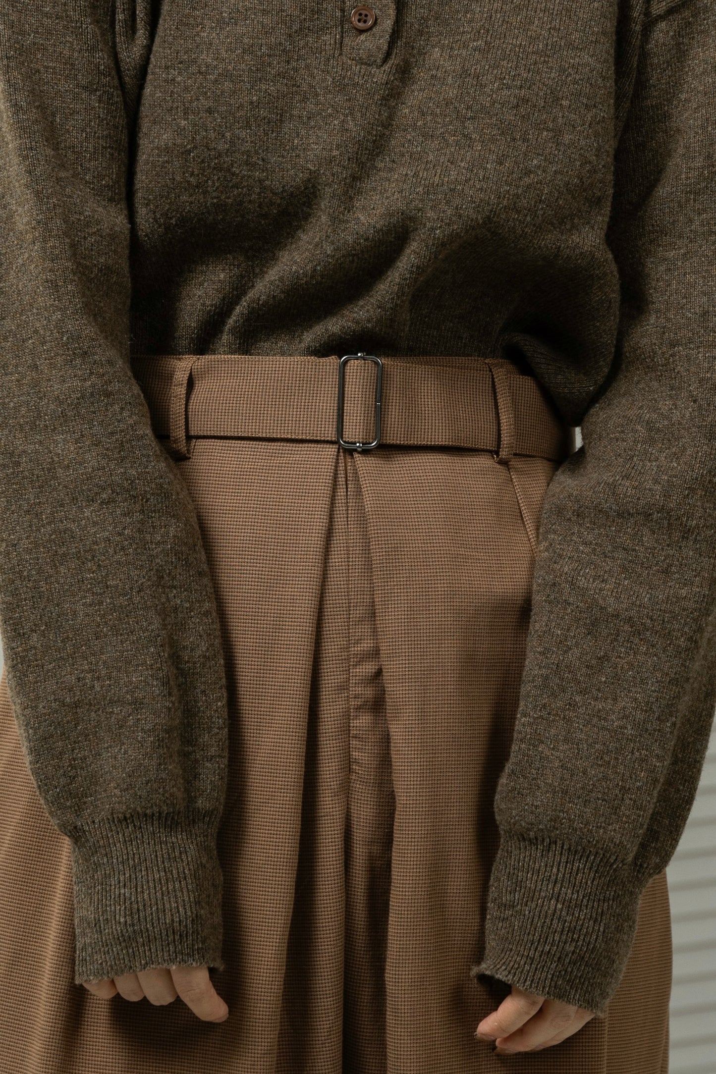 belt set center tuck check pants