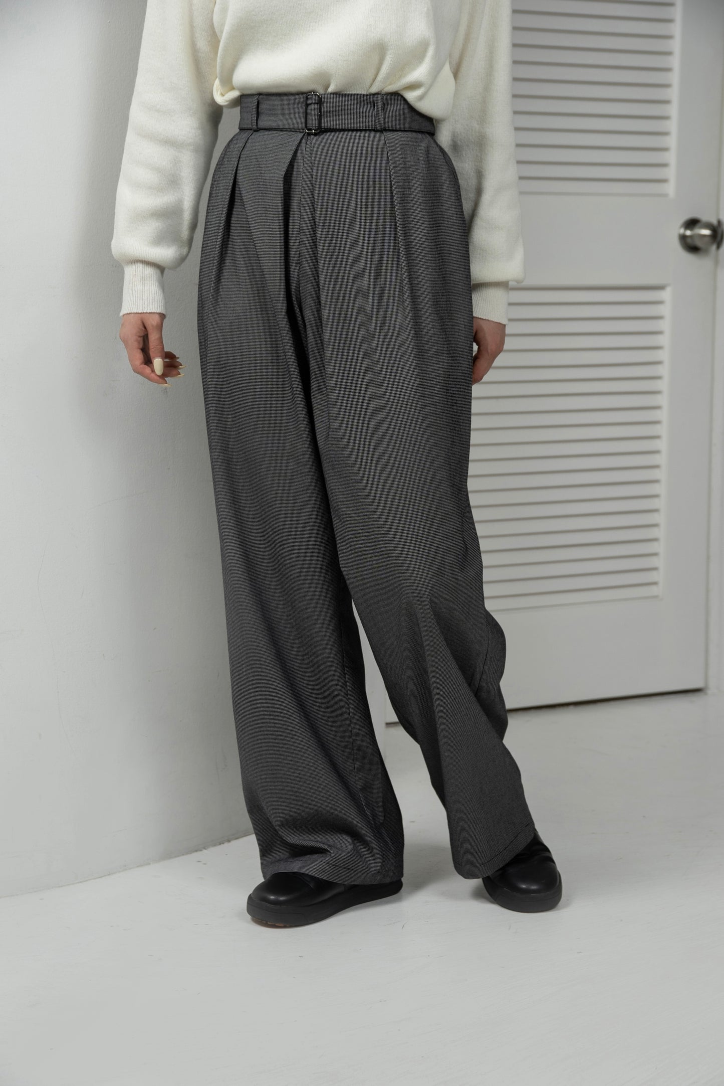 belt set center tuck check pants