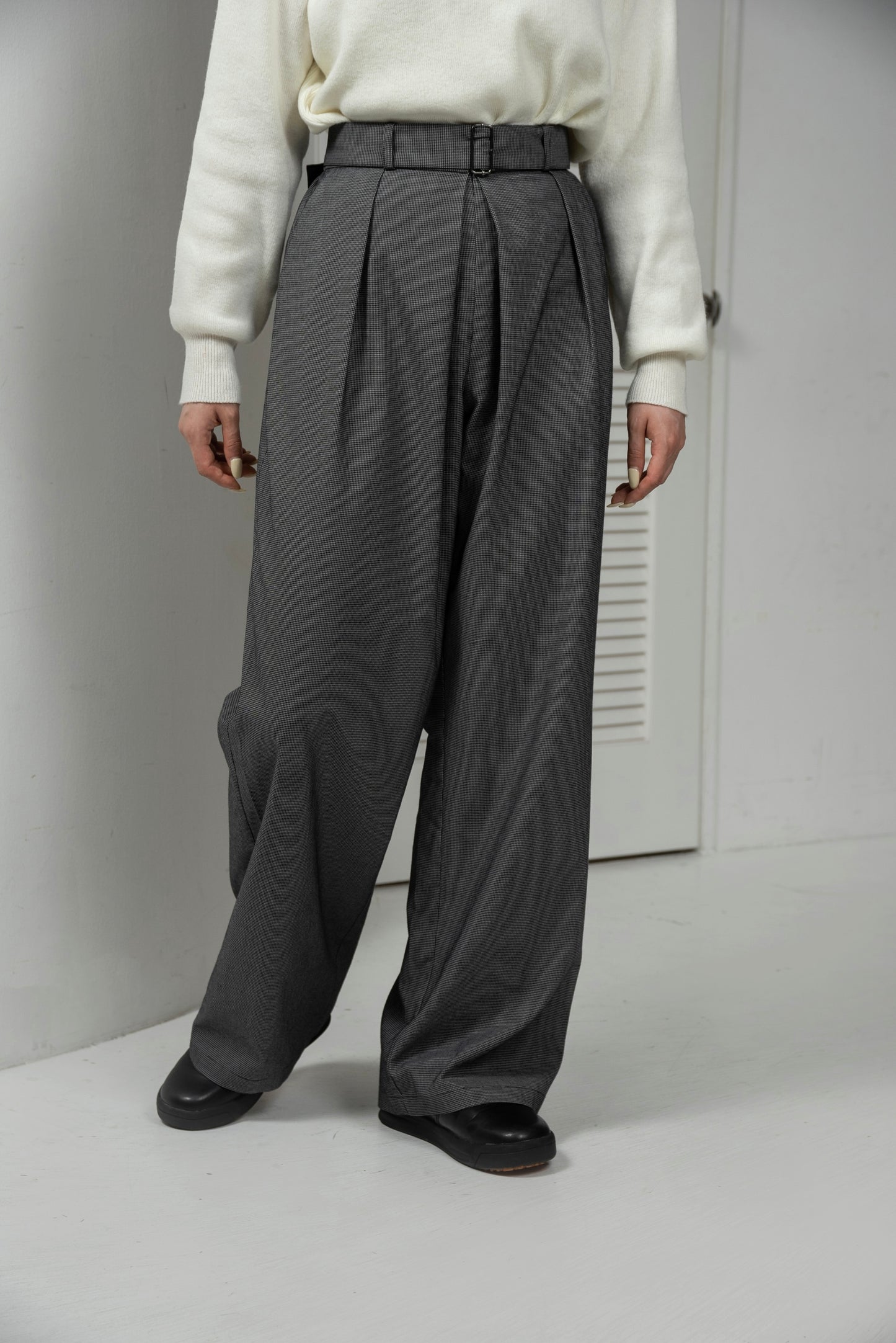 belt set center tuck check pants