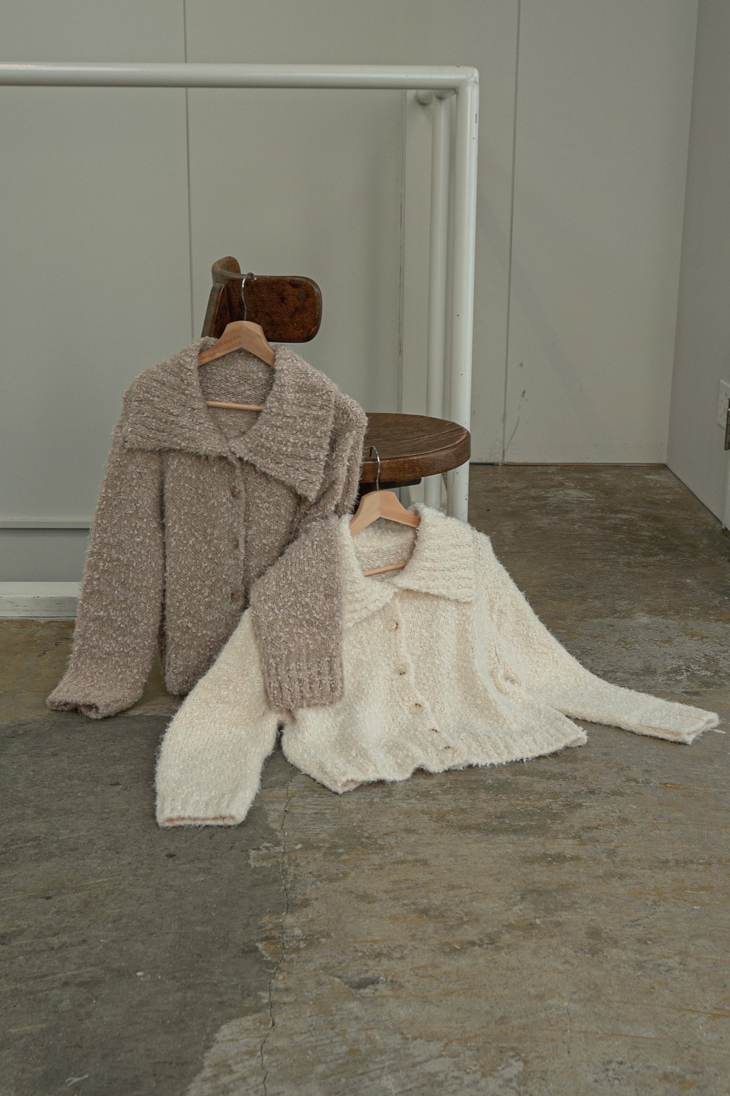 big collar knit cardigan