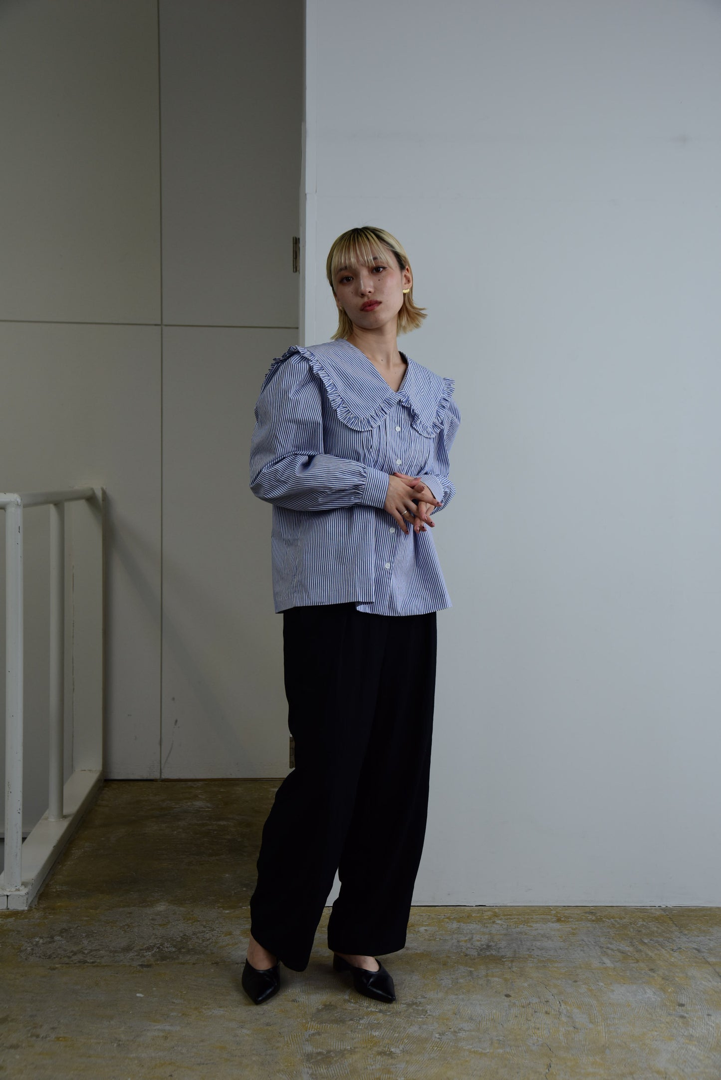 frill collar pin tuck blouse