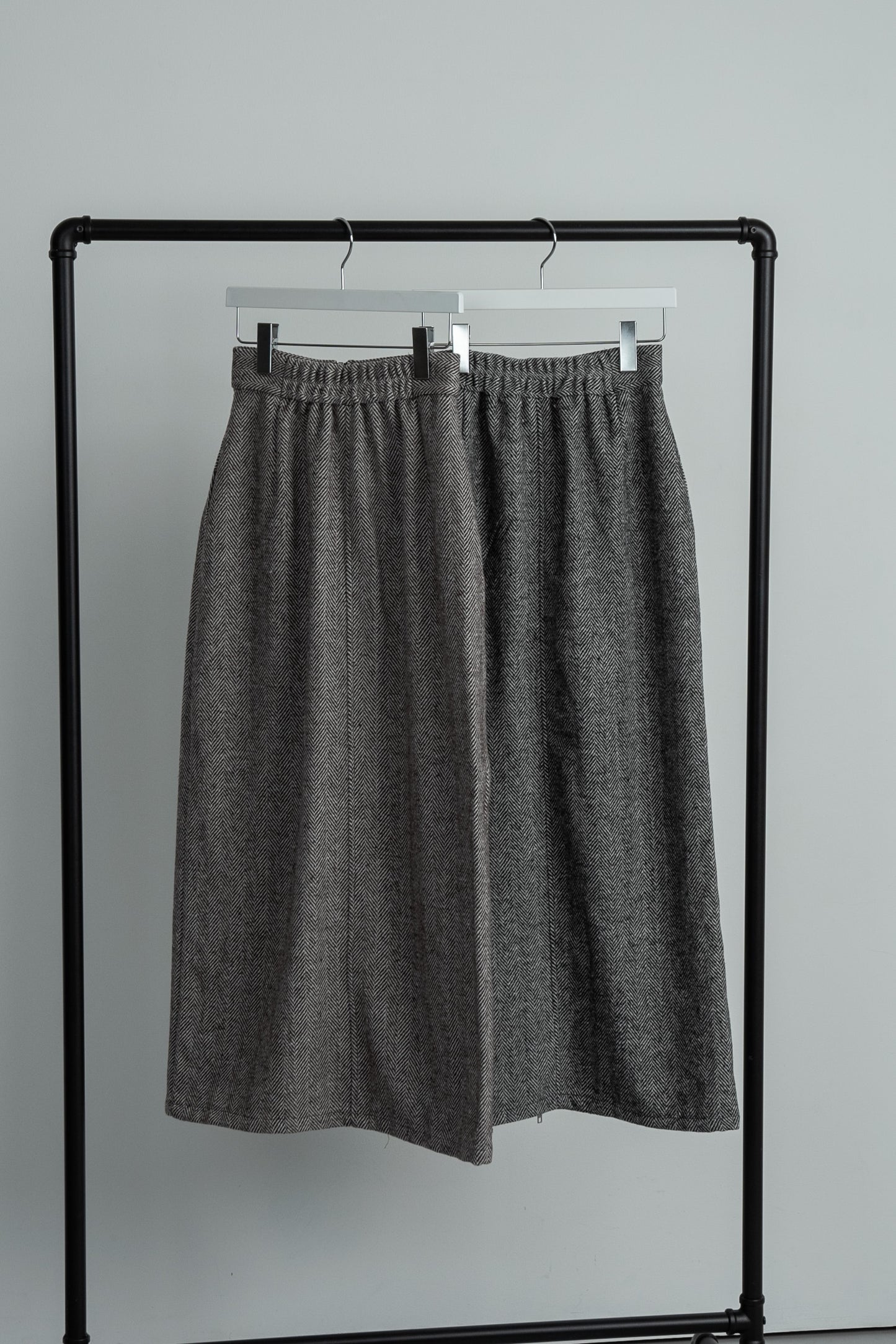 herringbone front zipper skirt