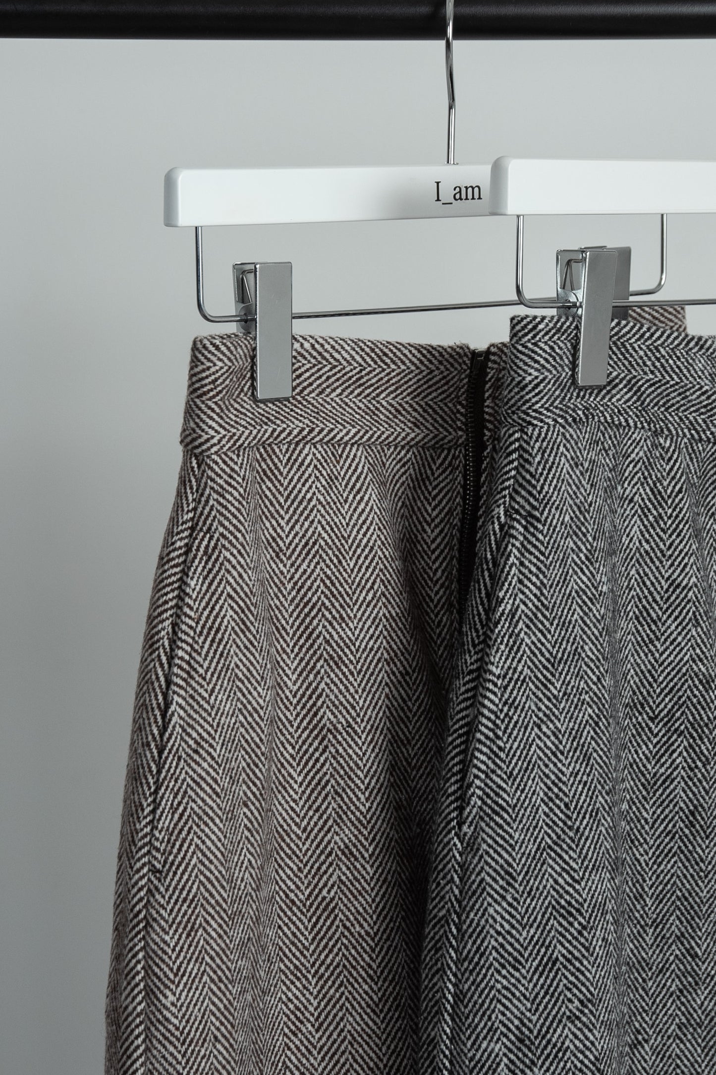 herringbone front zipper skirt