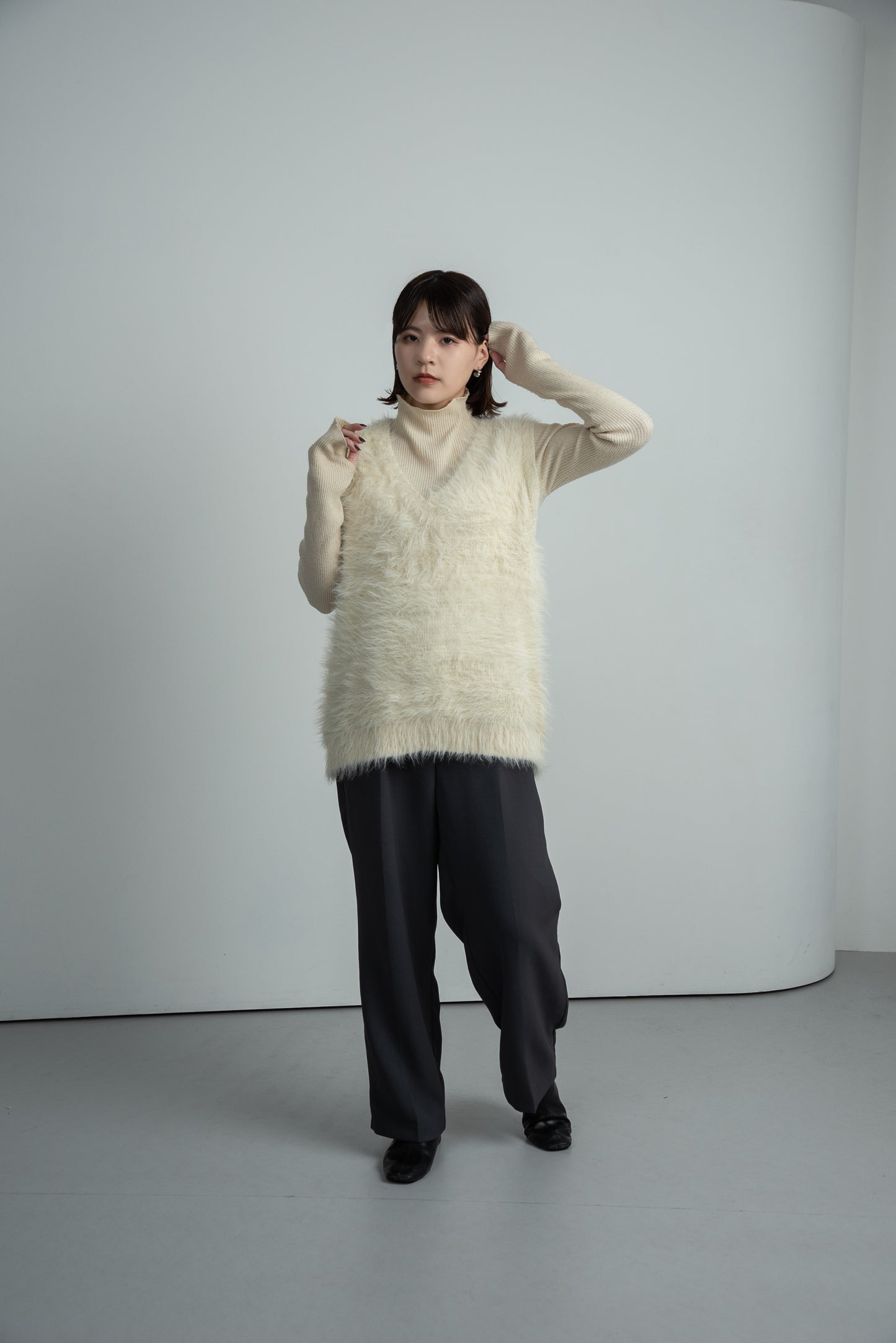 feather yarn knit vest