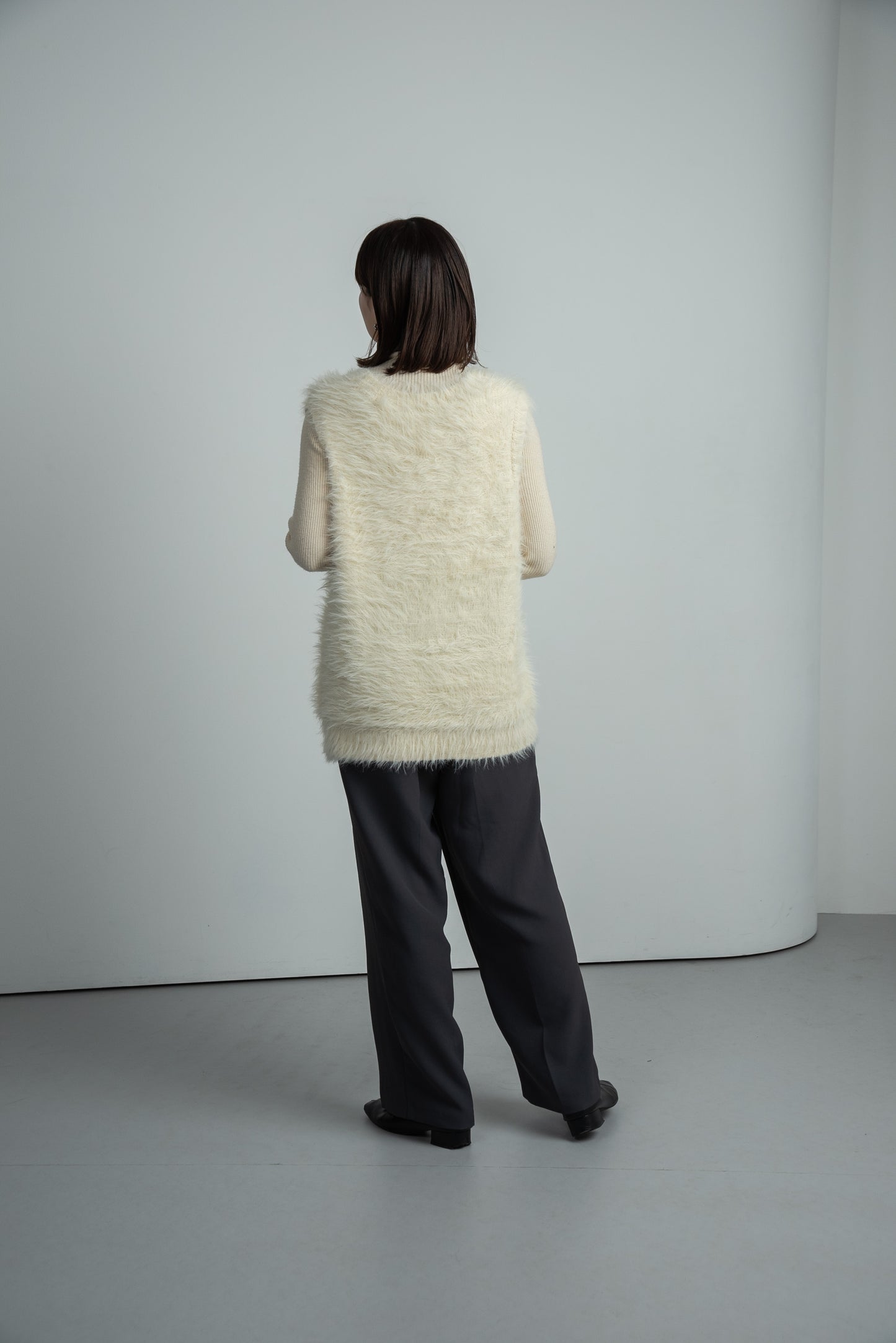 feather yarn knit vest