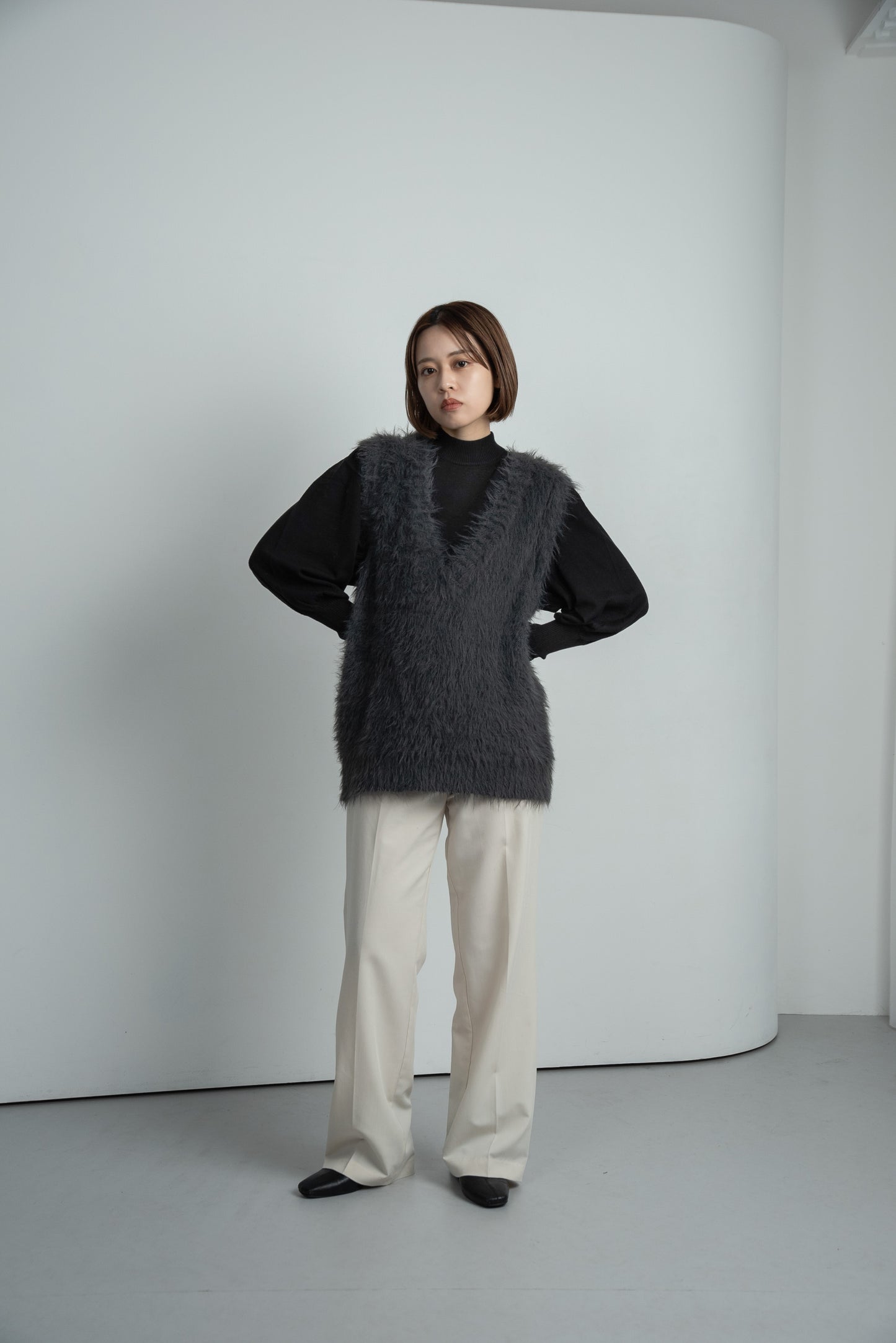 feather yarn knit vest