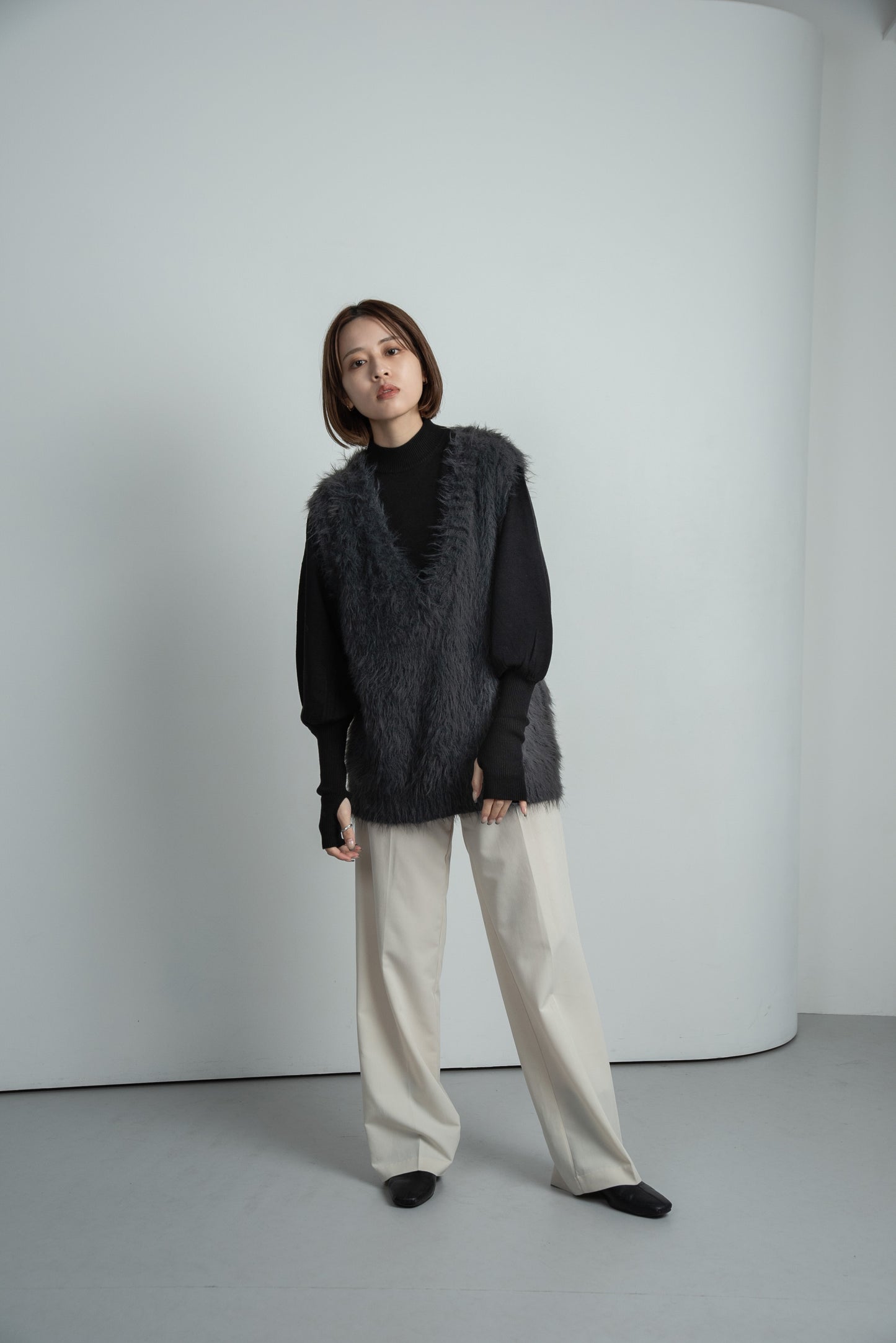 feather yarn knit vest