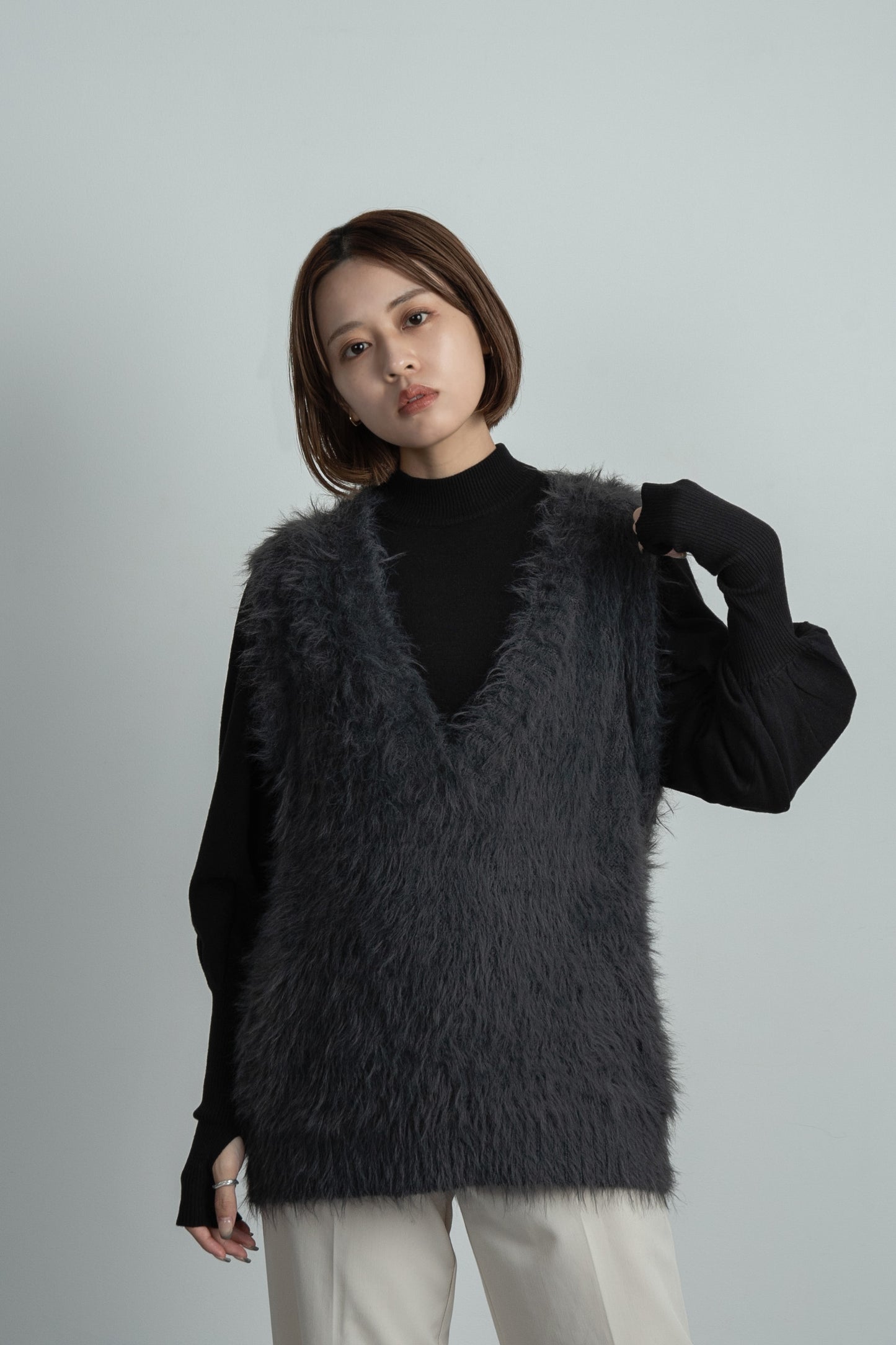 feather yarn knit vest
