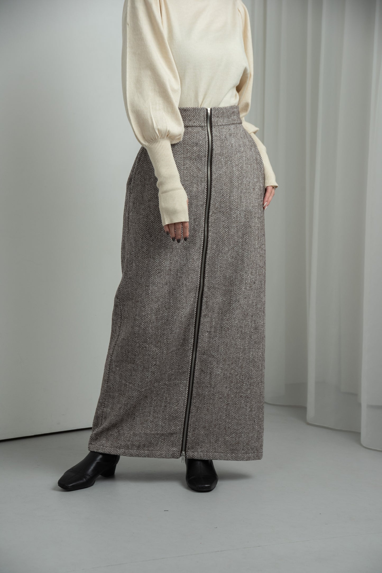 herringbone front zipper skirt