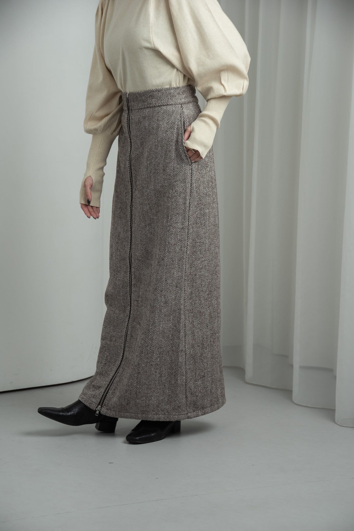 herringbone front zipper skirt