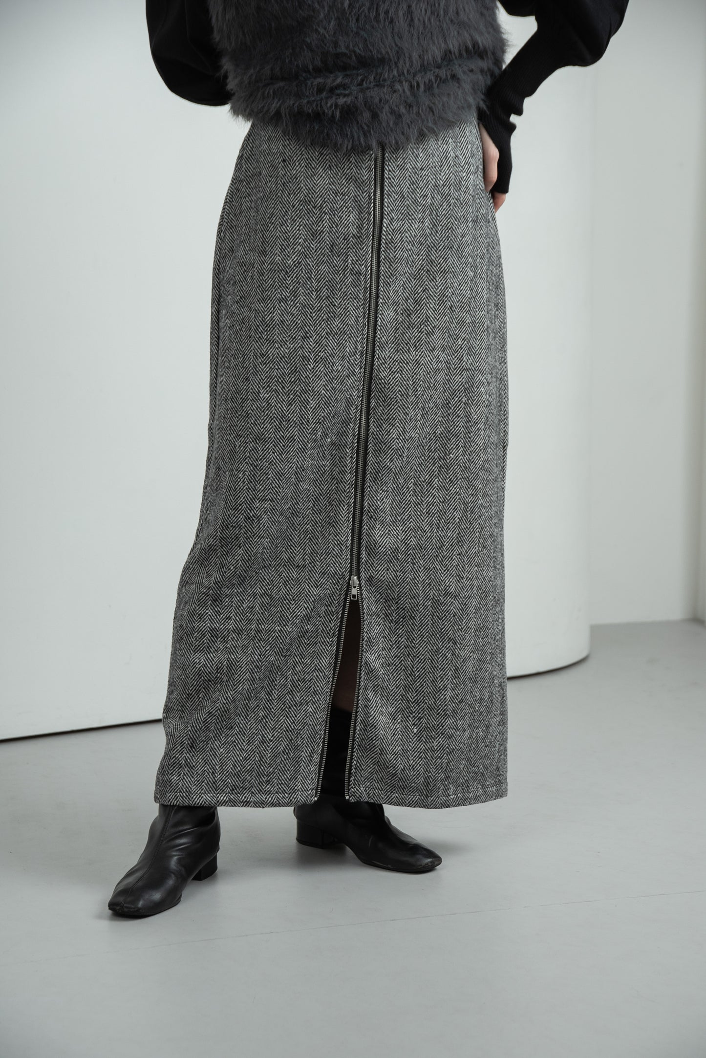 herringbone front zipper skirt
