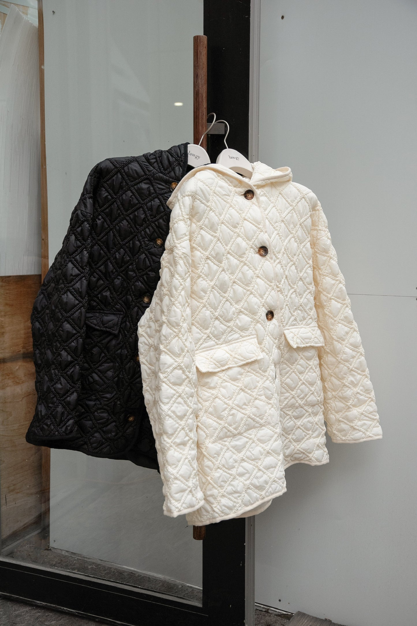 hooded quilted stitch point coat