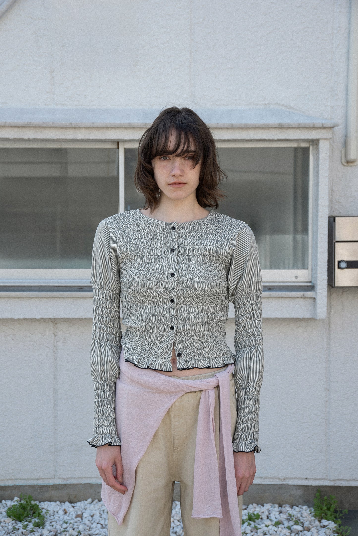 button point random shirring blouse