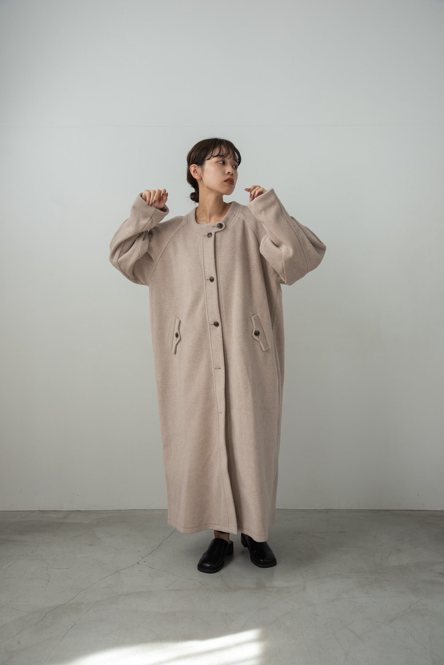 raglan sleeve tuck coat