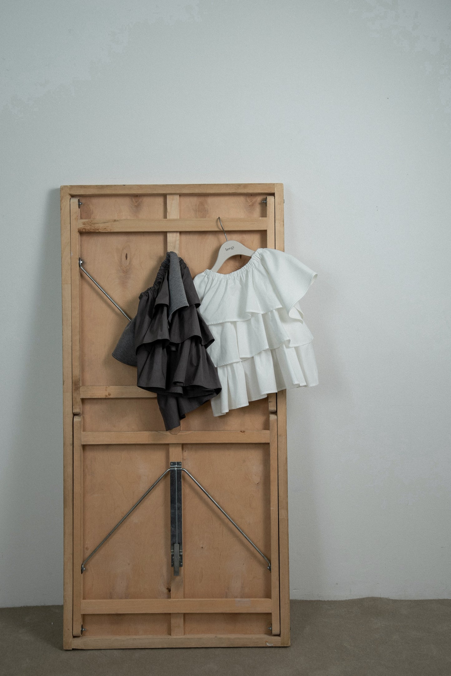 mixed material tiered ruffle tops