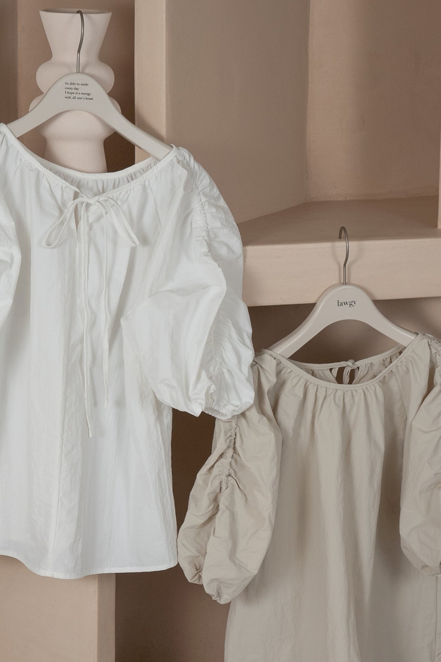 raglan sleeve gather blouse