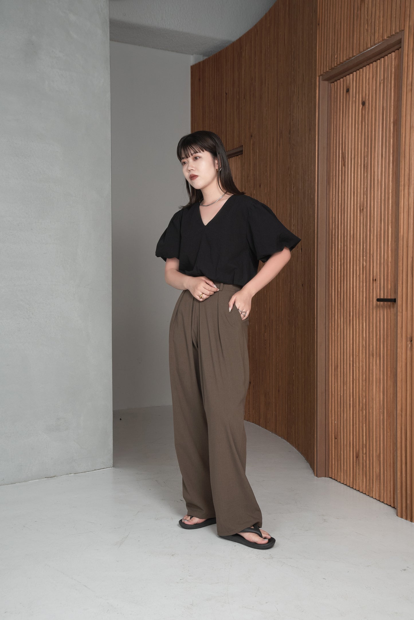 back ribbon short blouse