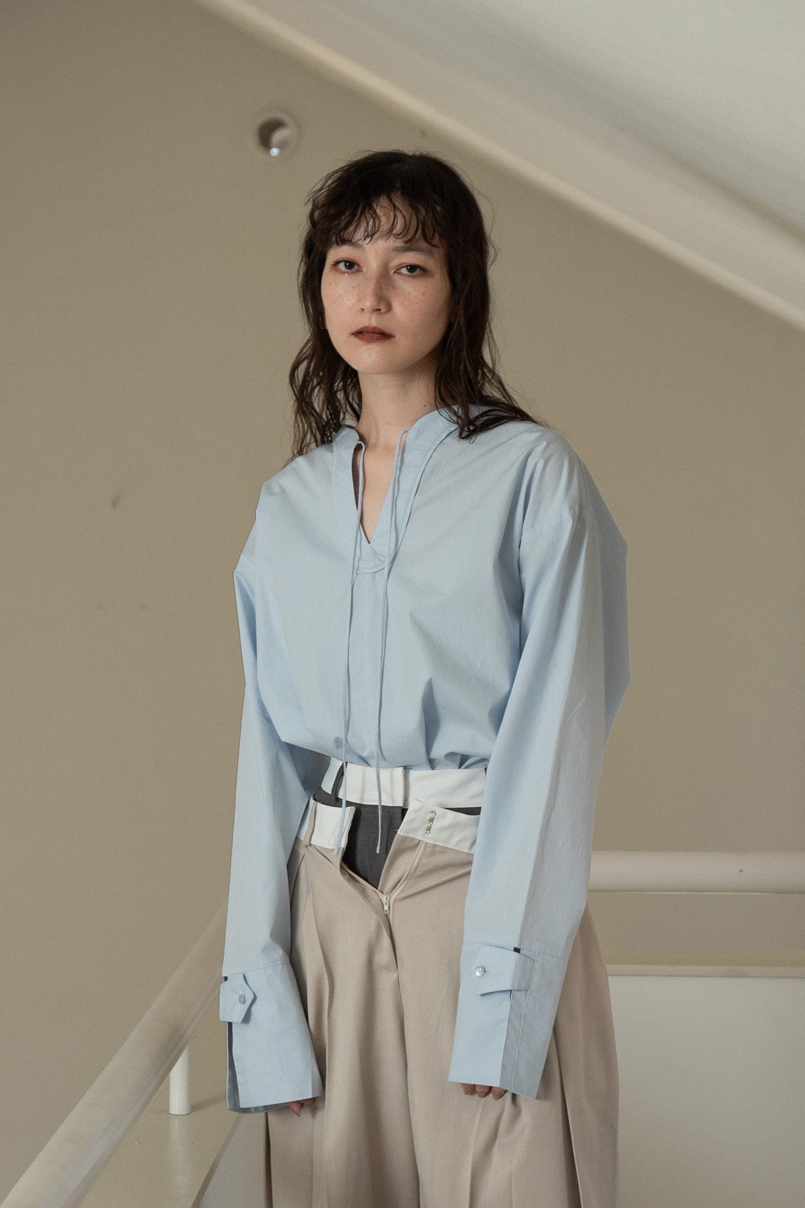 u neck ribbon blouse – eim online（エイム オンライン）