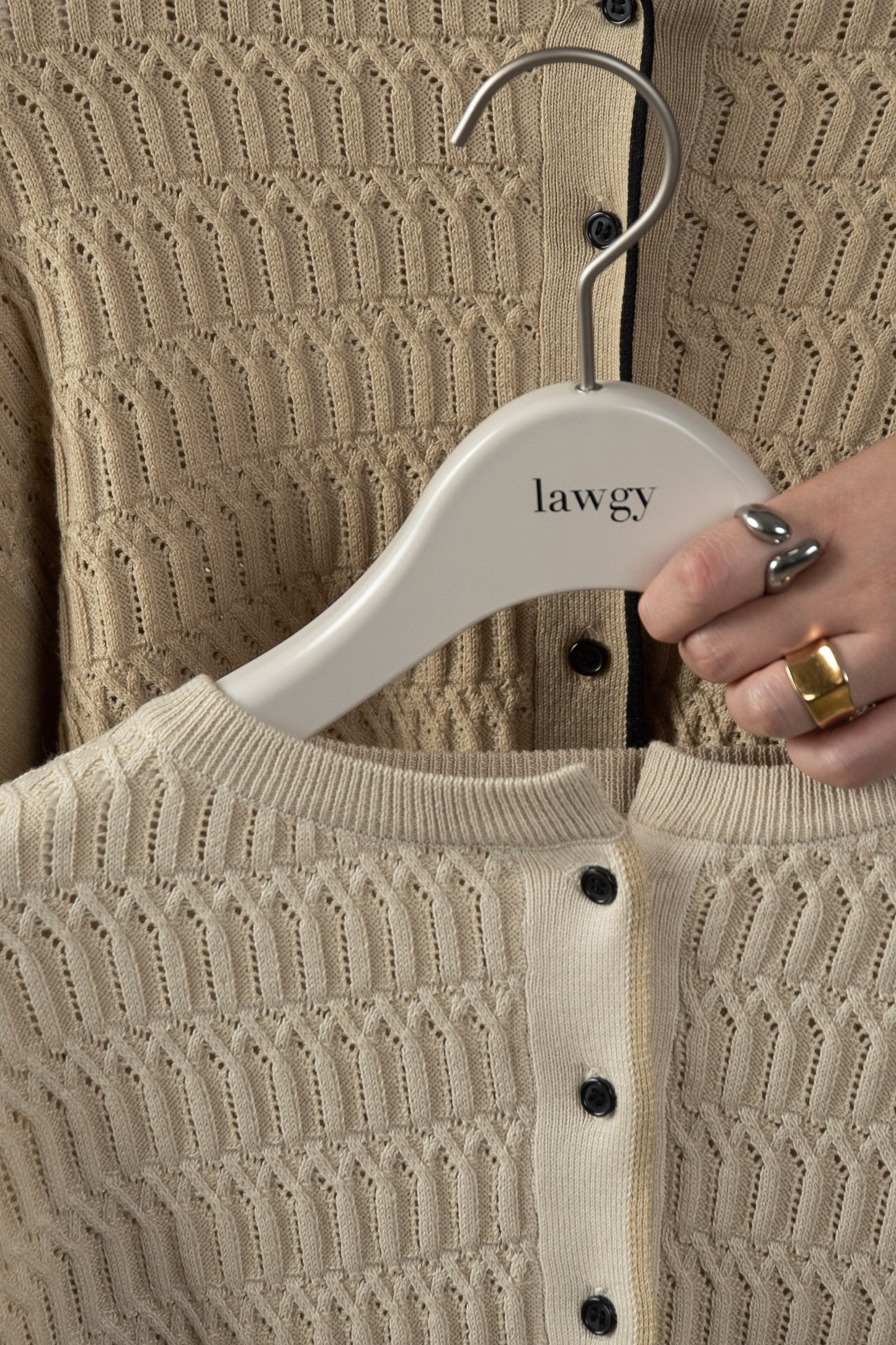 bi color line knit