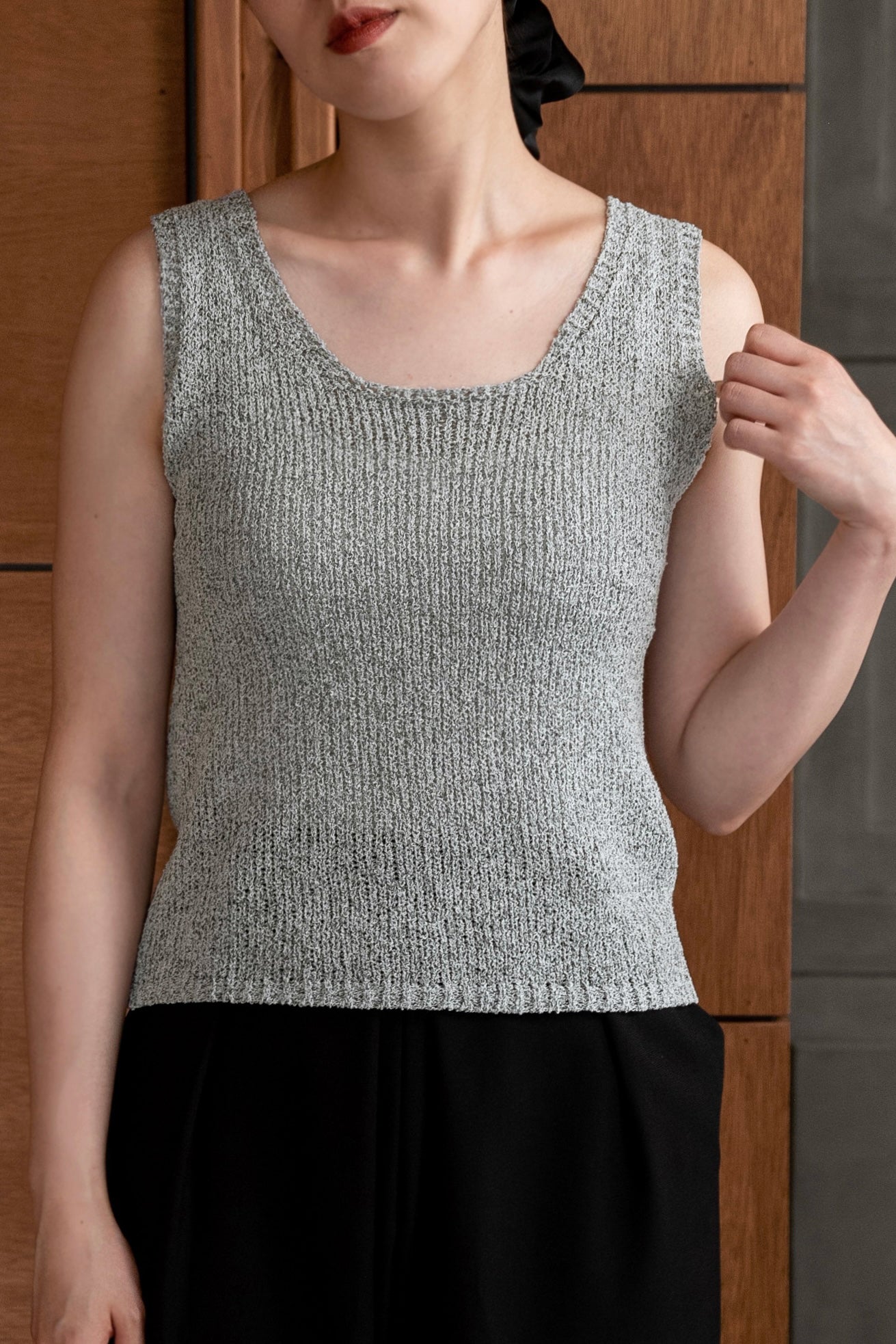 back open ribbon vest