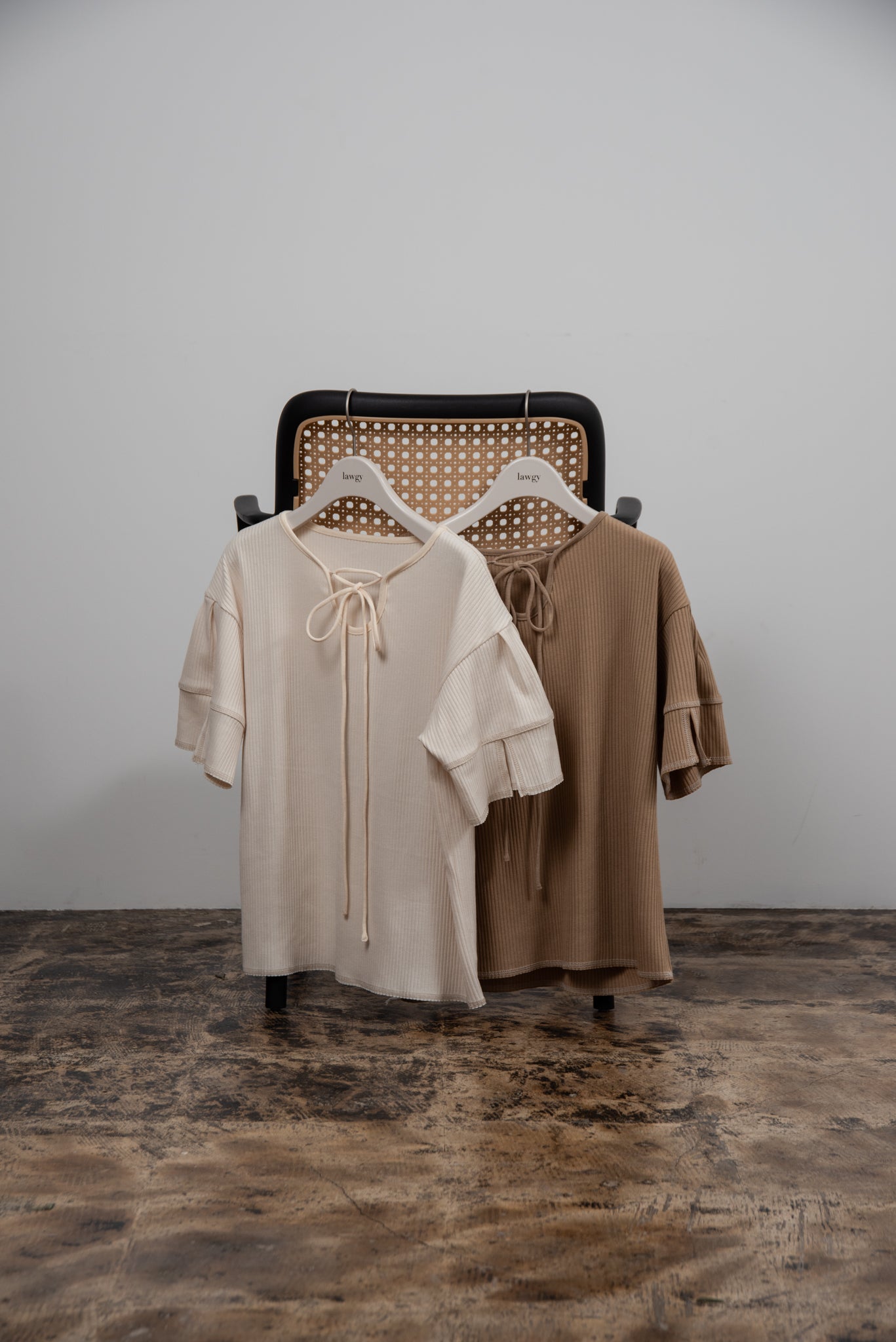 neck arrange rib stitch tops