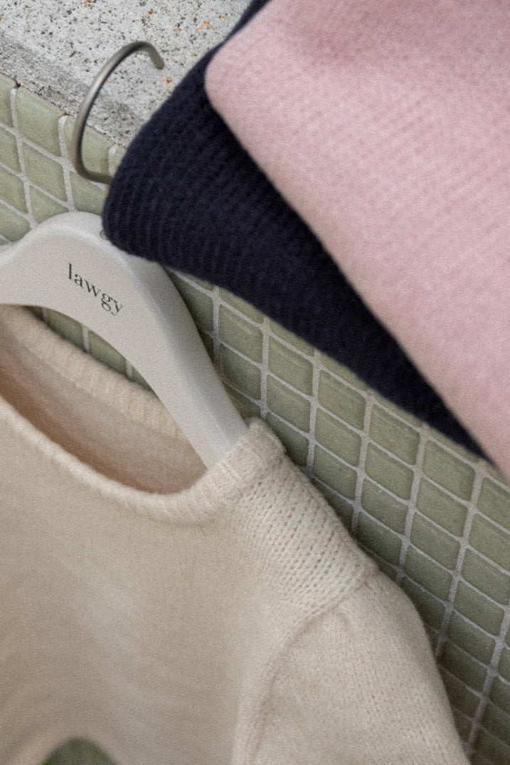 shoulder tuck round neck knit t