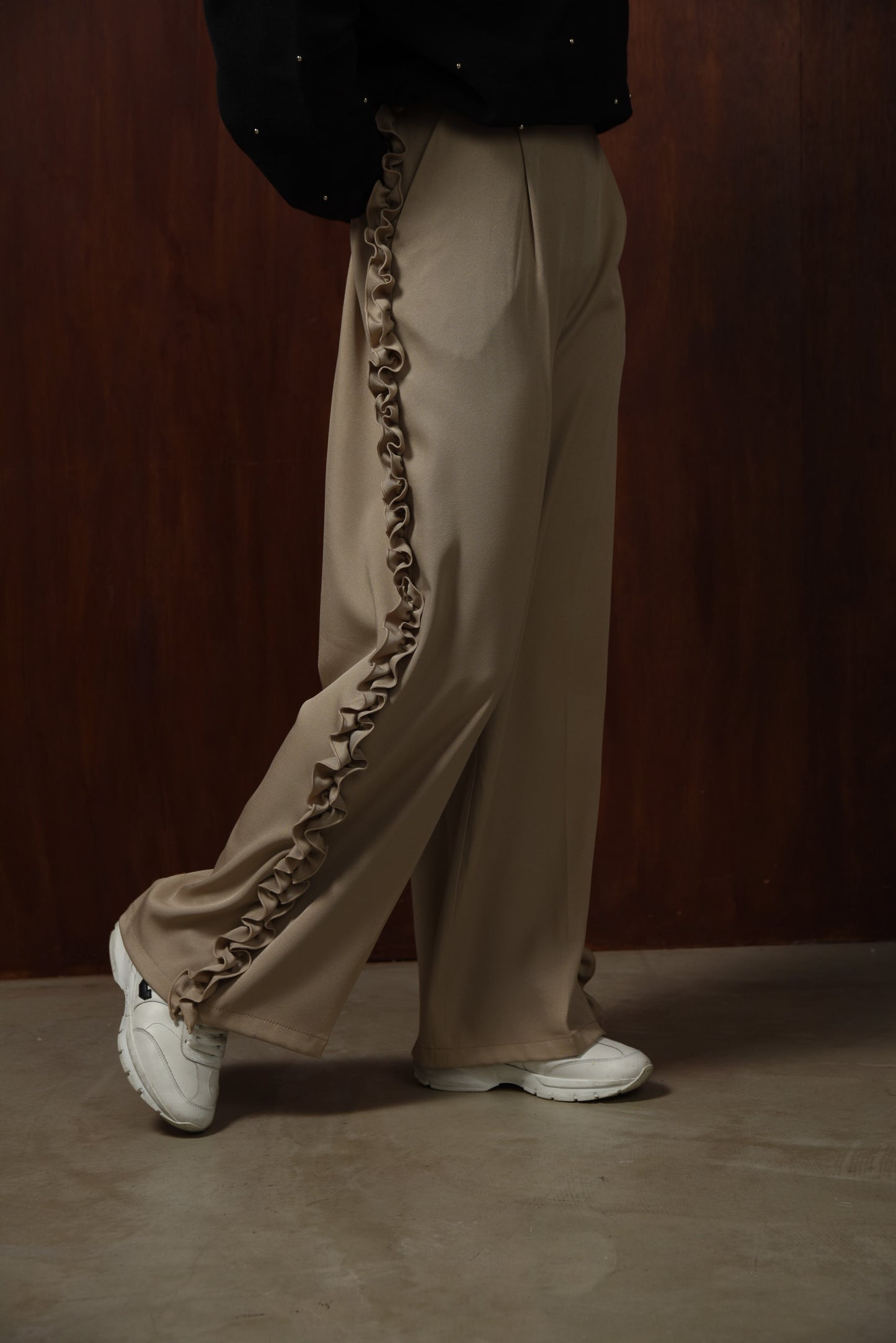twill frill line pants