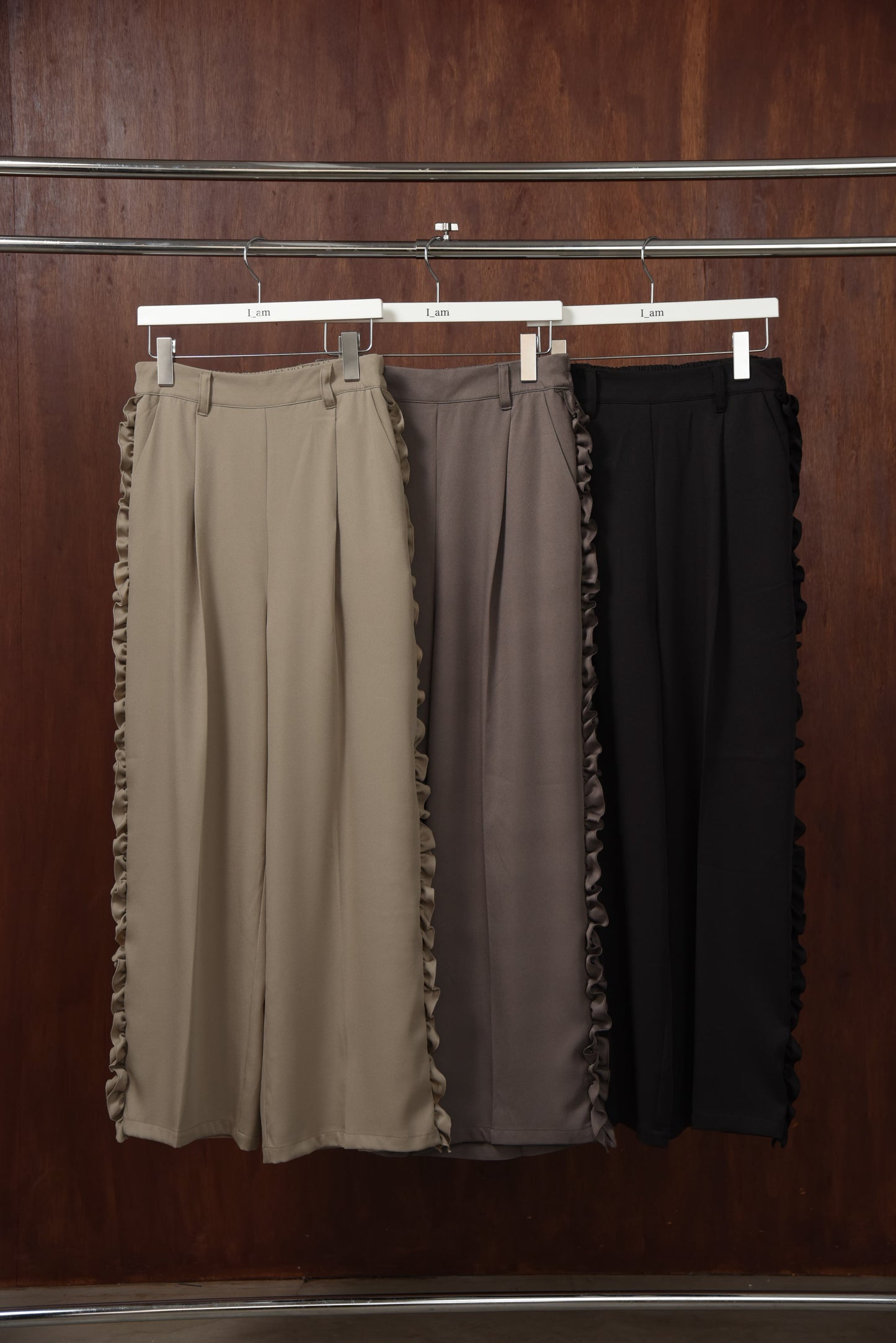 twill frill line pants
