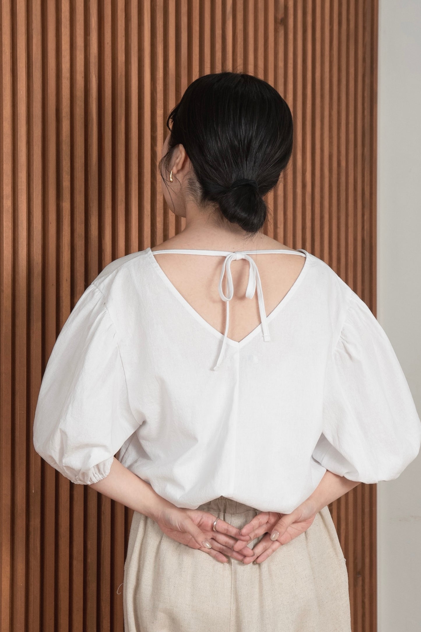 back ribbon short blouse