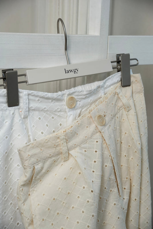 embroidery button point straight pants