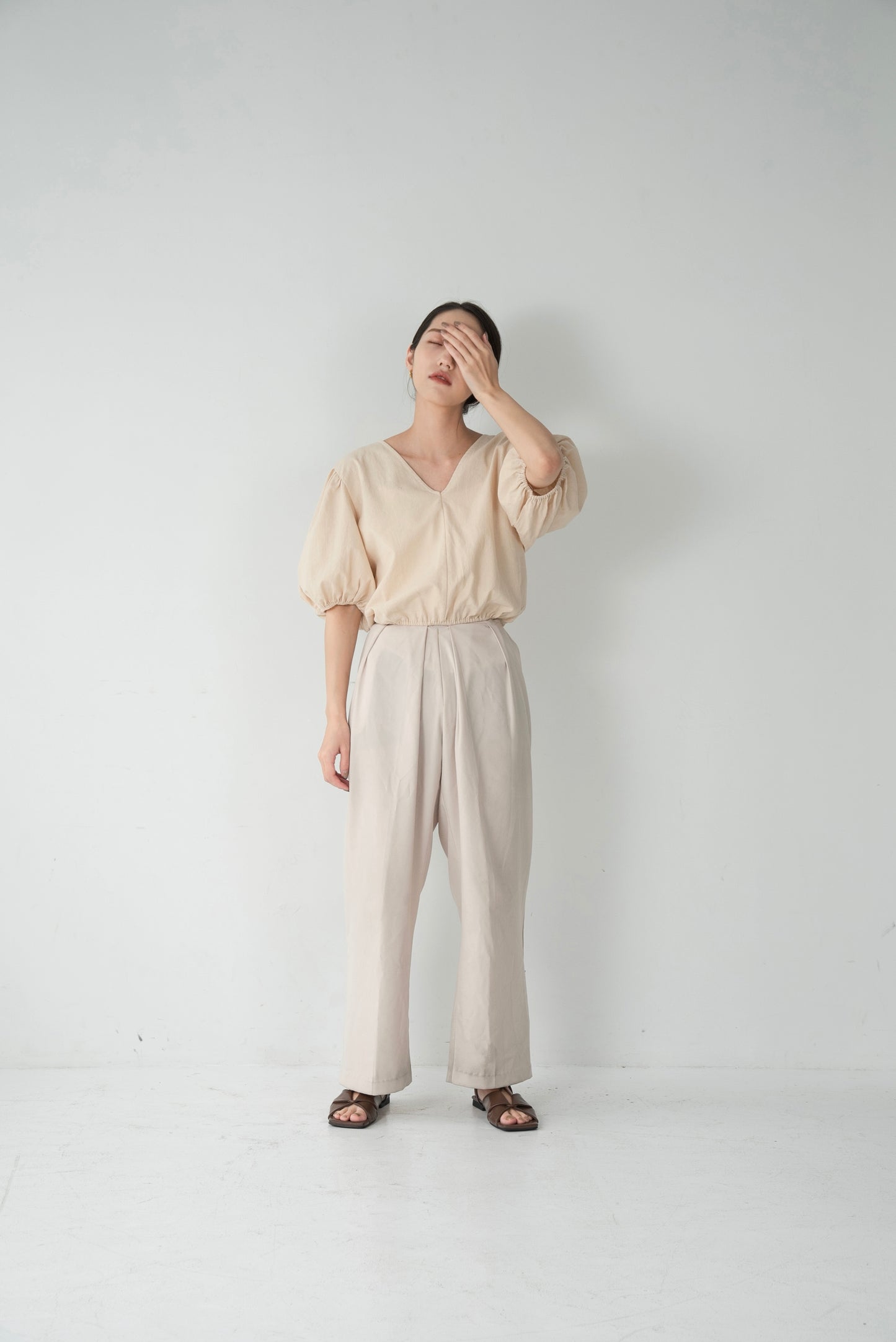 back ribbon short blouse