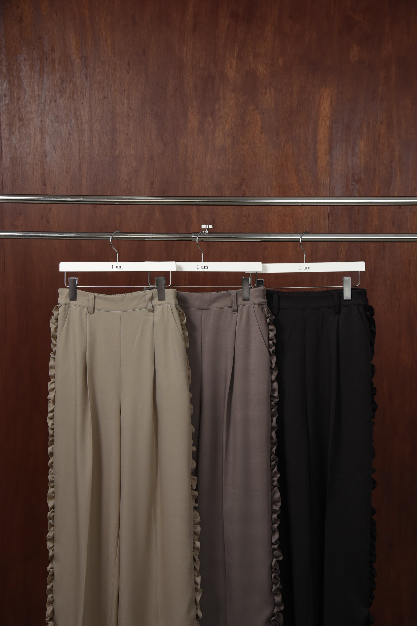 twill frill line pants