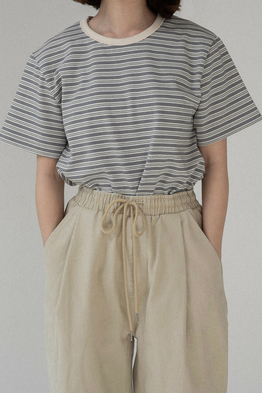 bi color neck multi border t