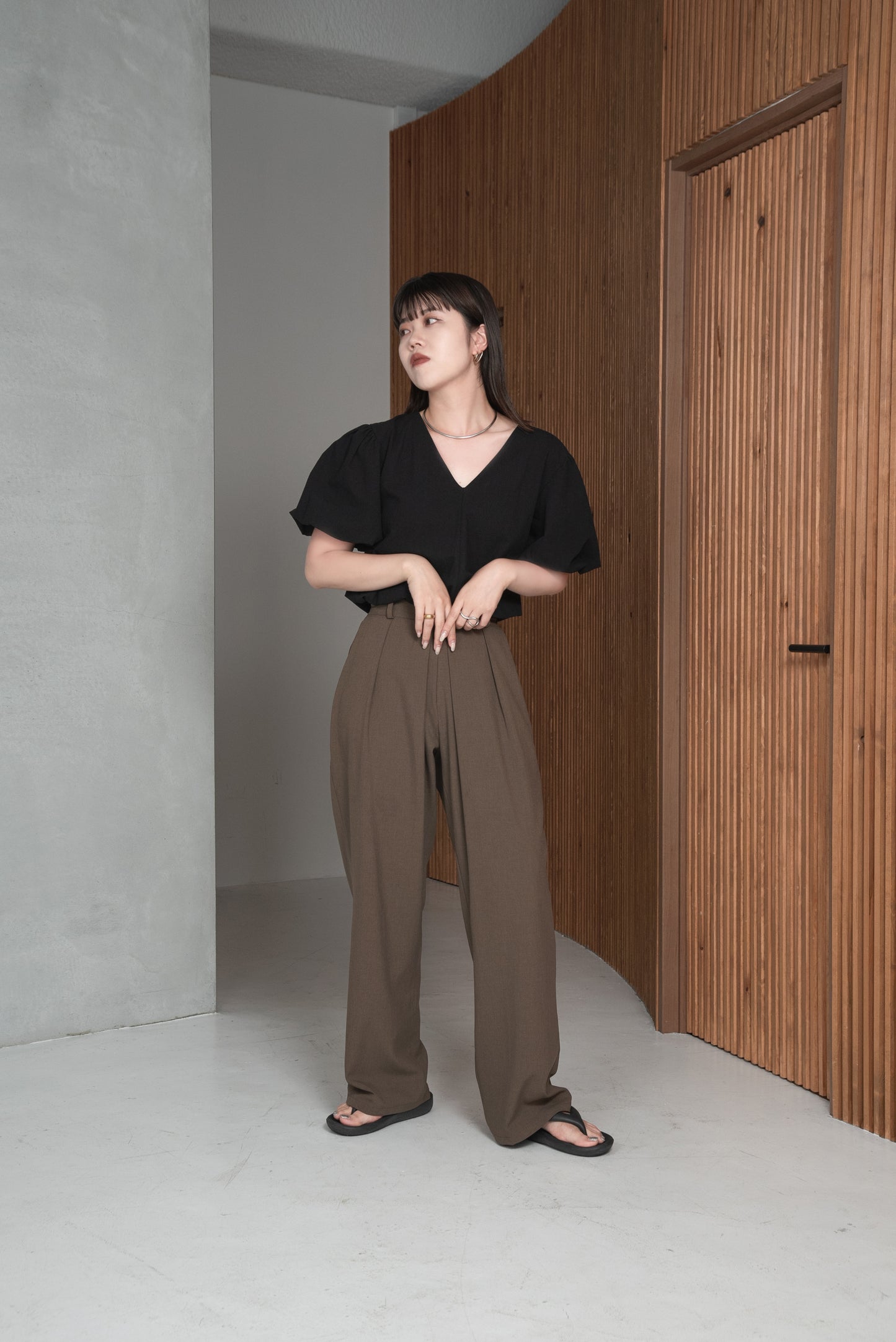back ribbon short blouse
