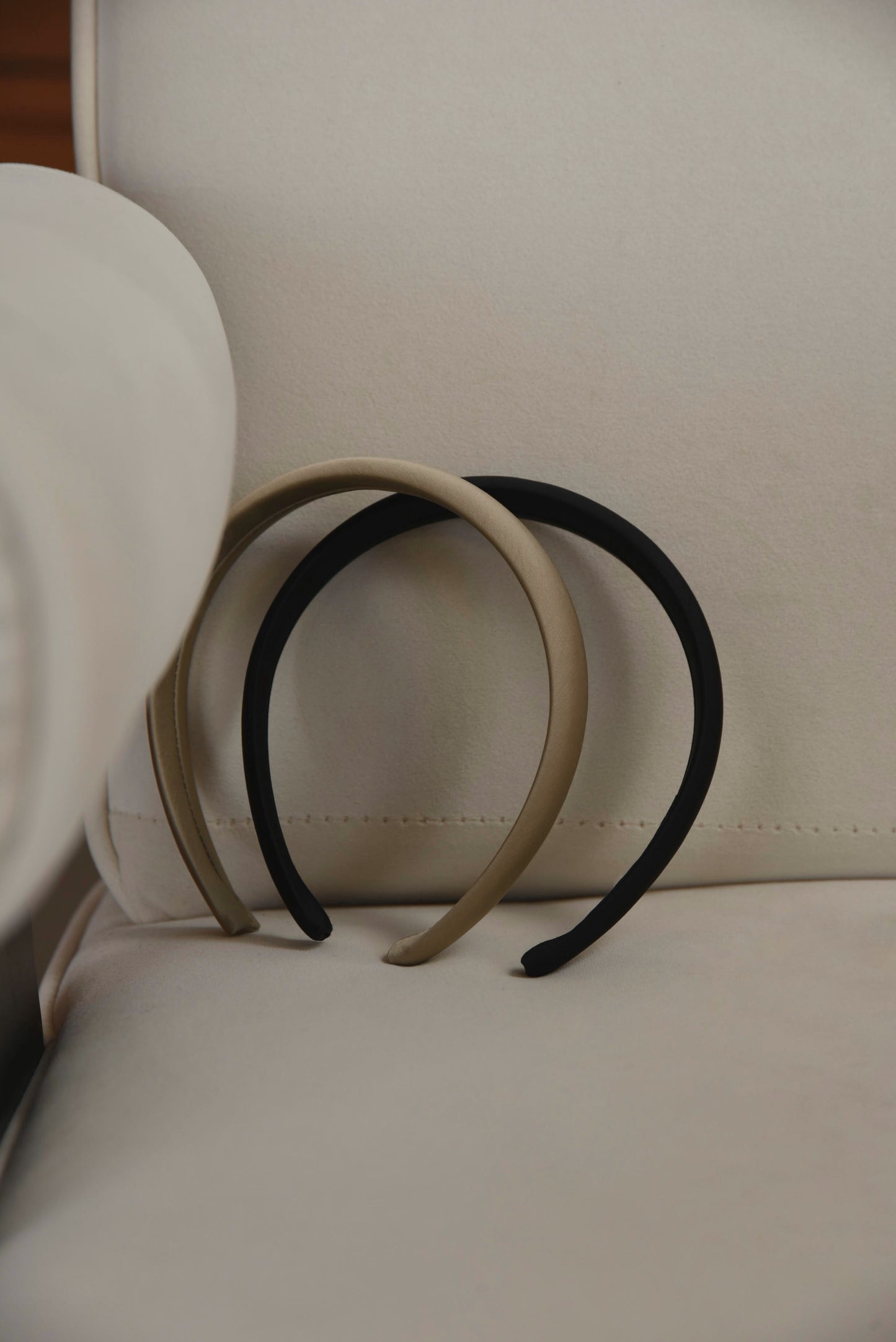 rounded curves wide headband