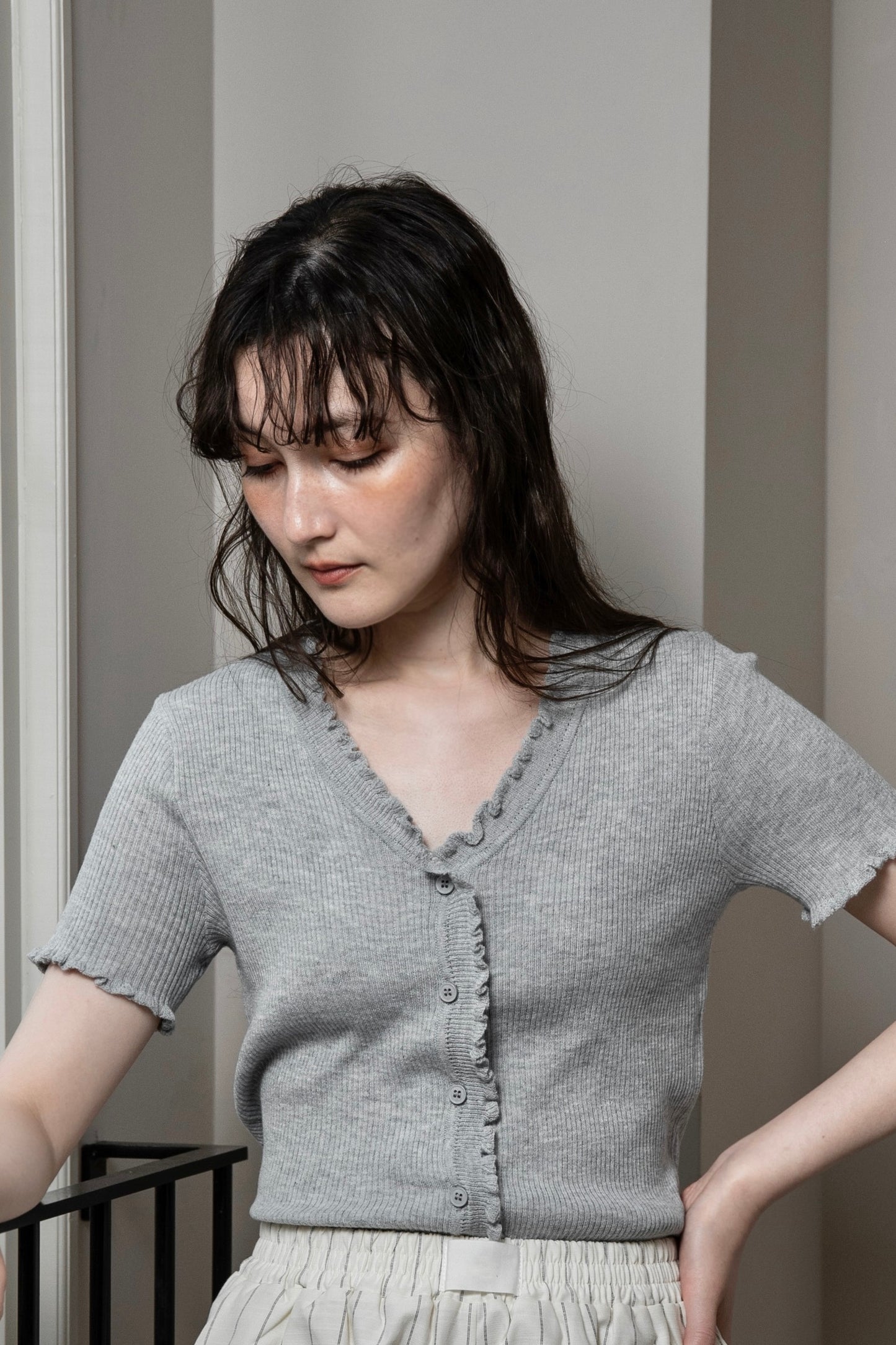 frill point short sleeve cardigan
