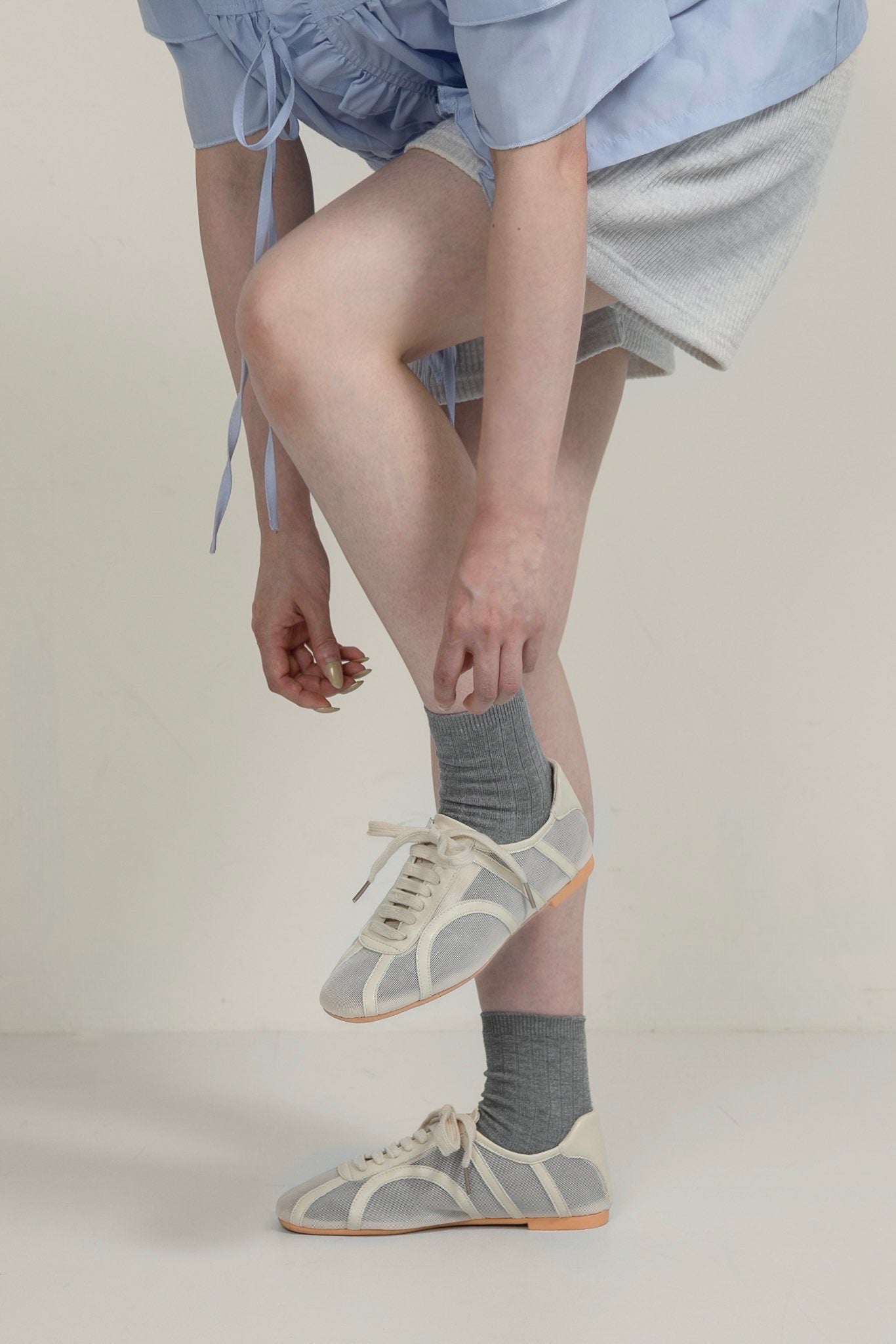 mesh line accent sneaker