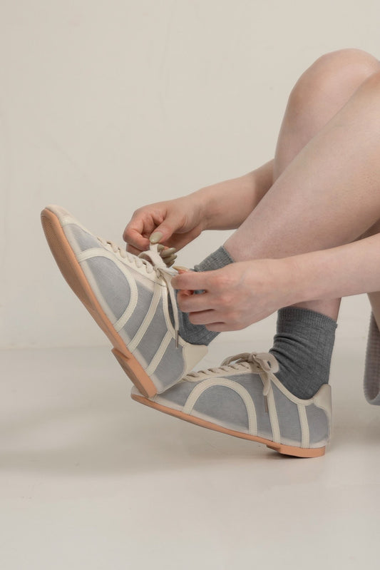 mesh line accent sneaker