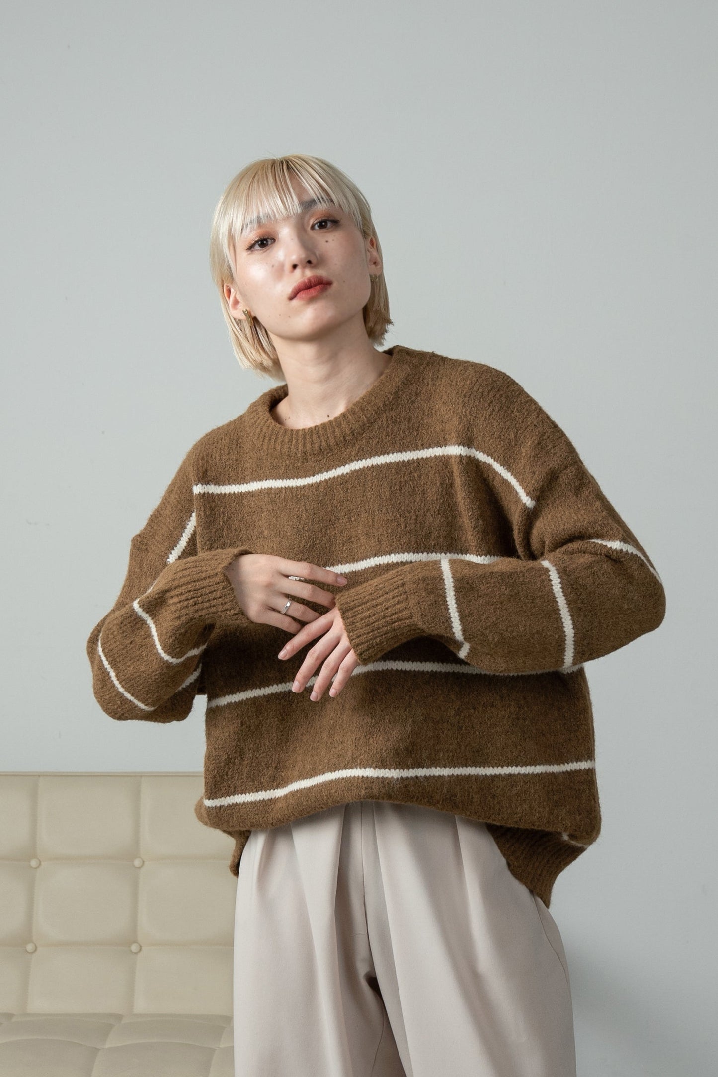 bi color thin border knit