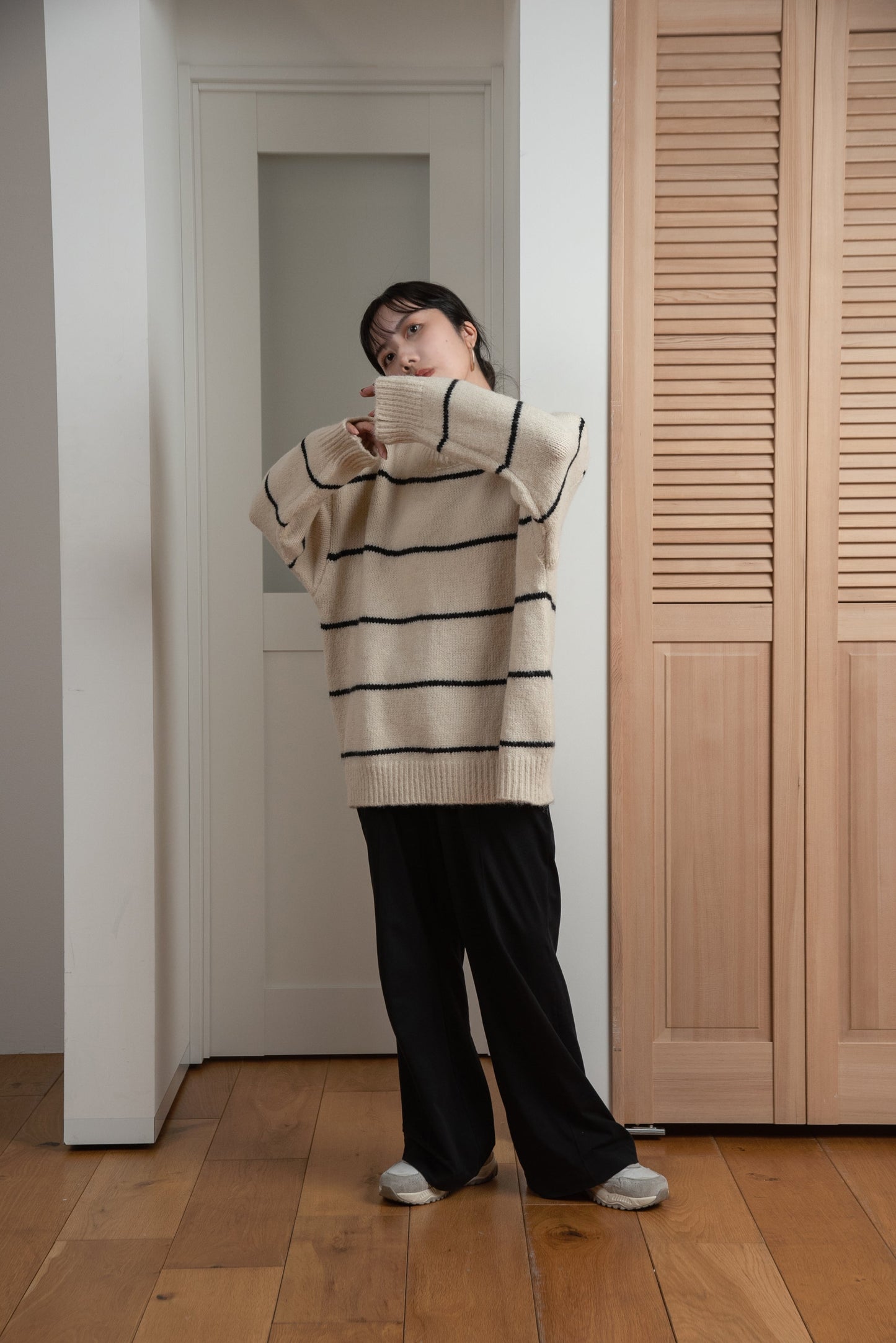 bi color thin border knit